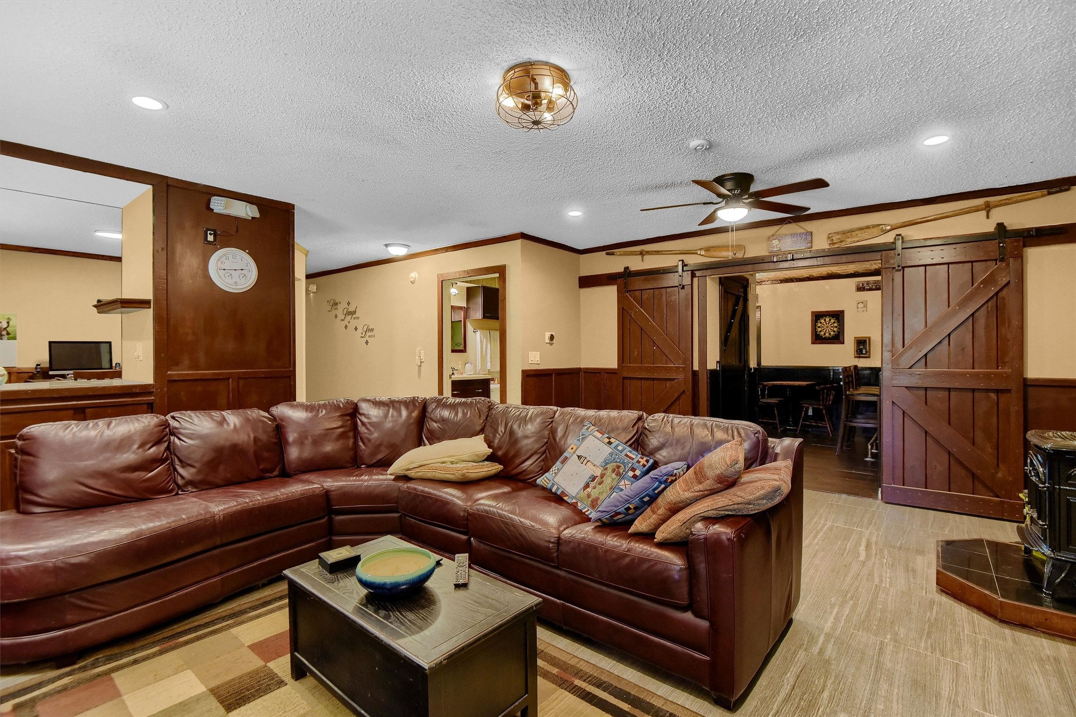 995 Hillcrest Circle