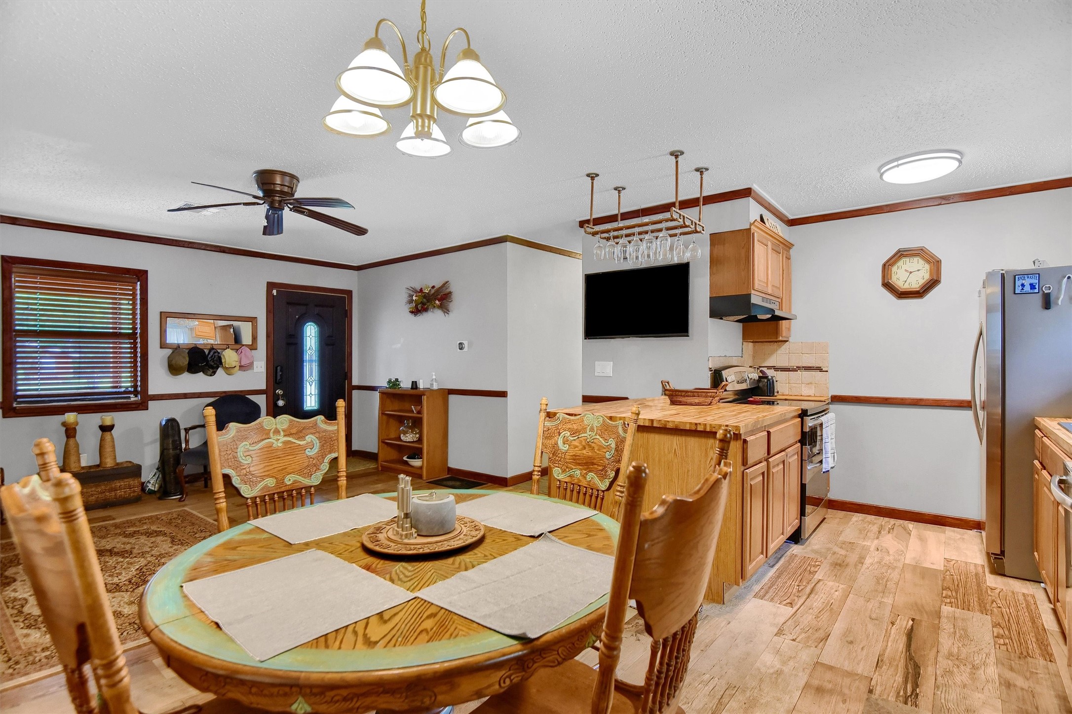 995 Hillcrest Circle