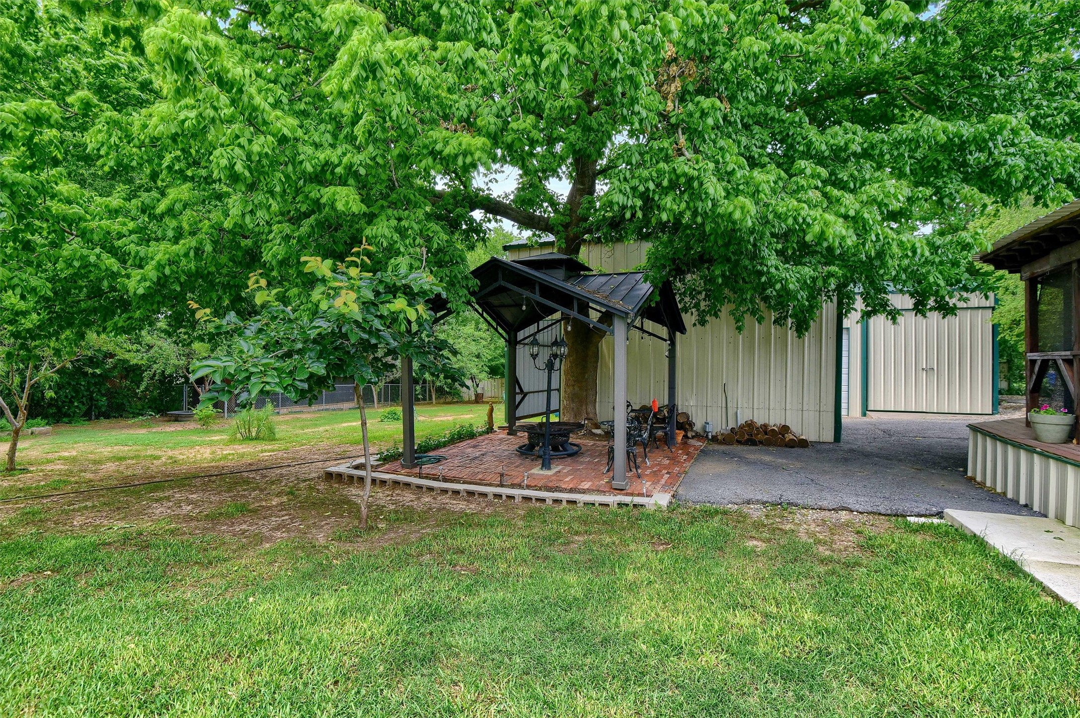 995 Hillcrest Circle