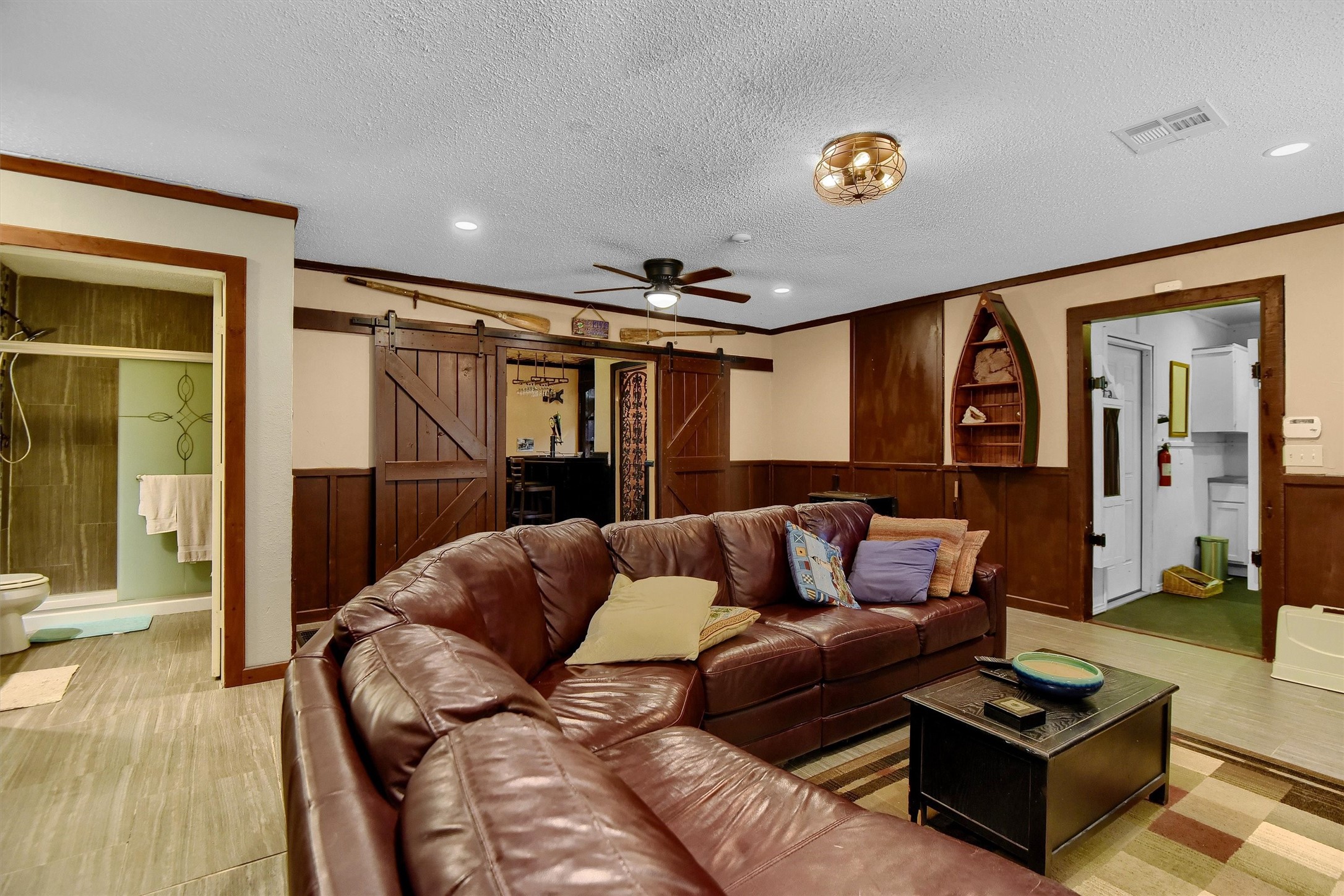995 Hillcrest Circle