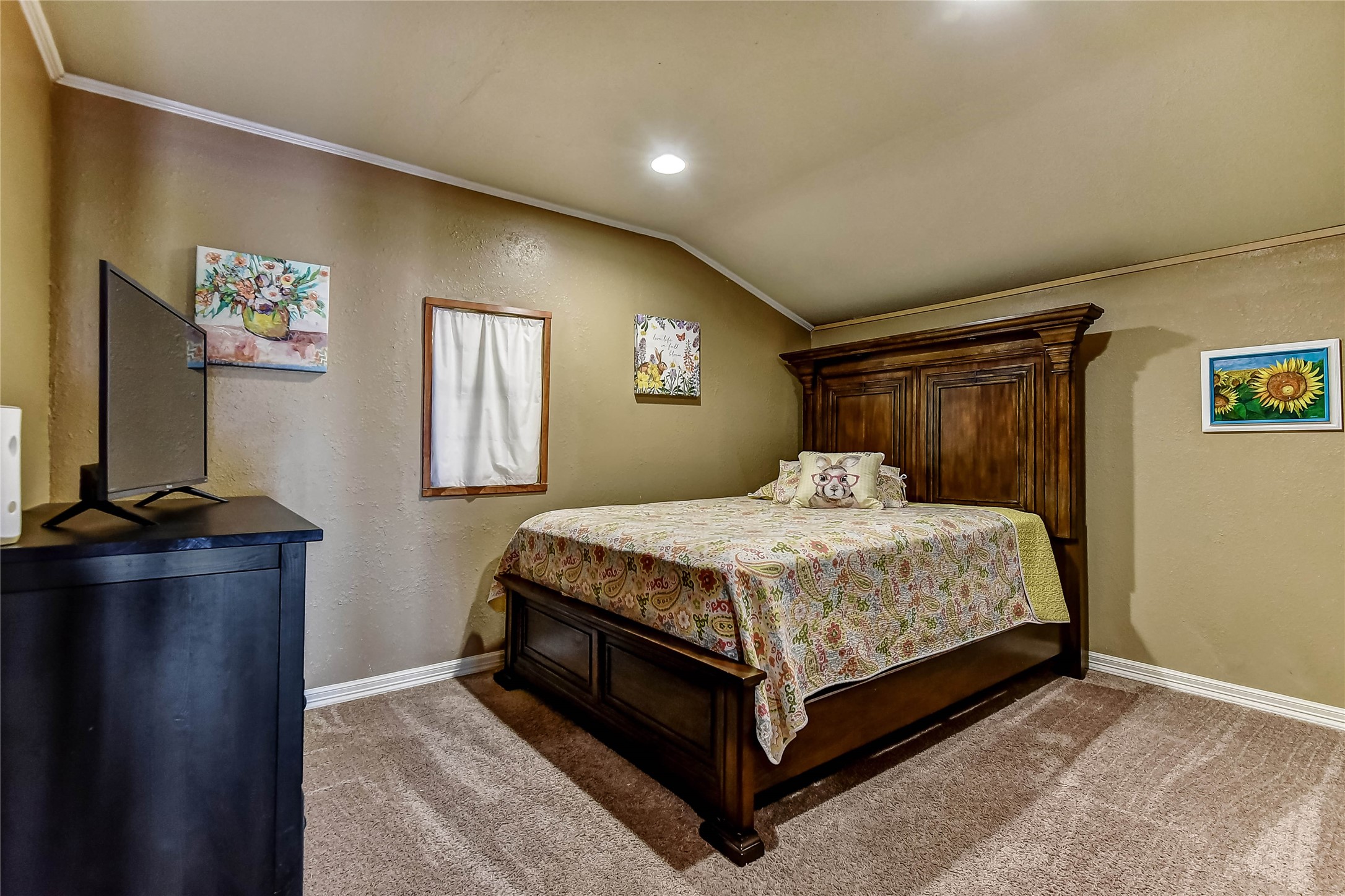715 Old Town Road