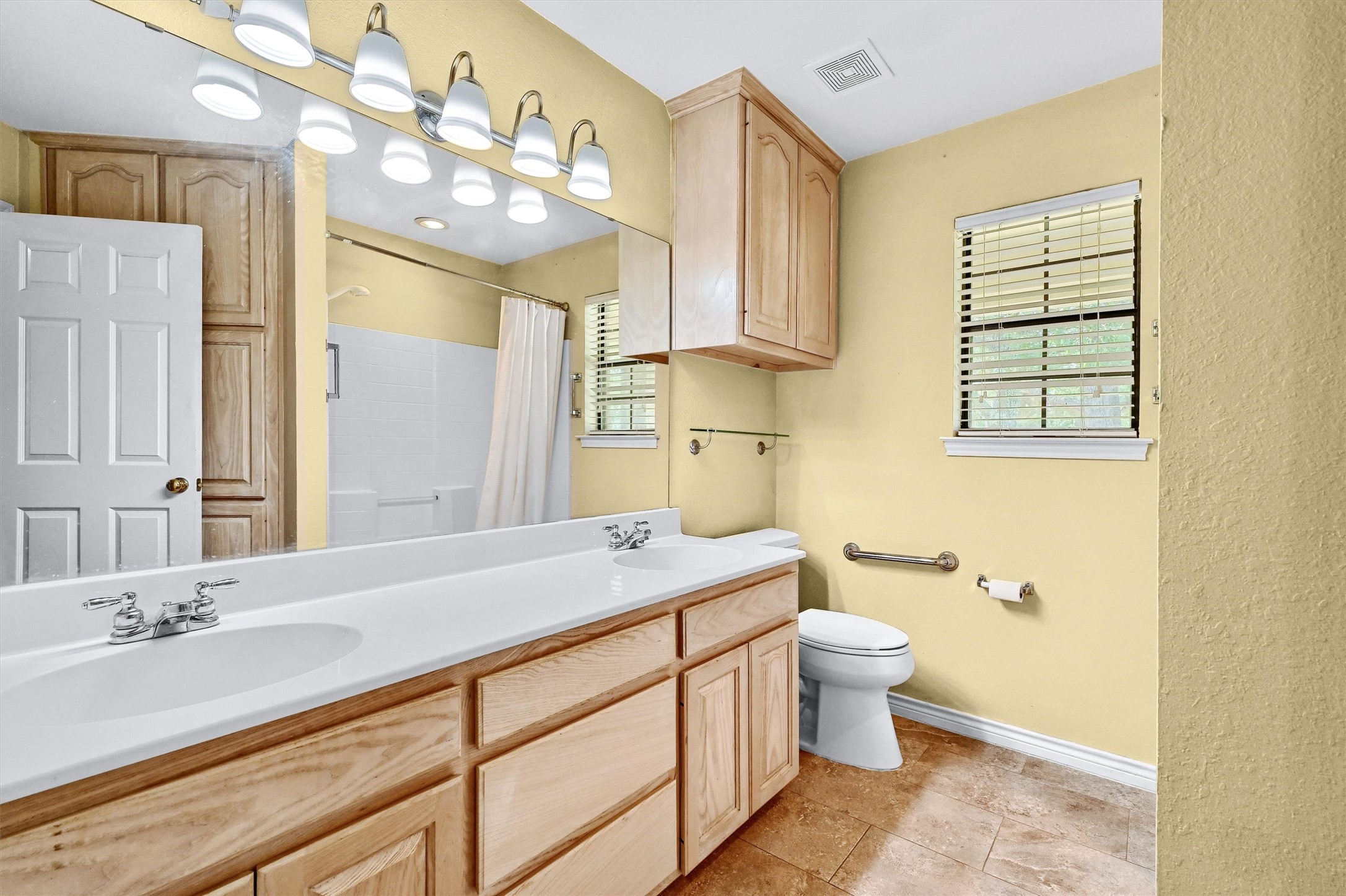 586 Cedar Crest