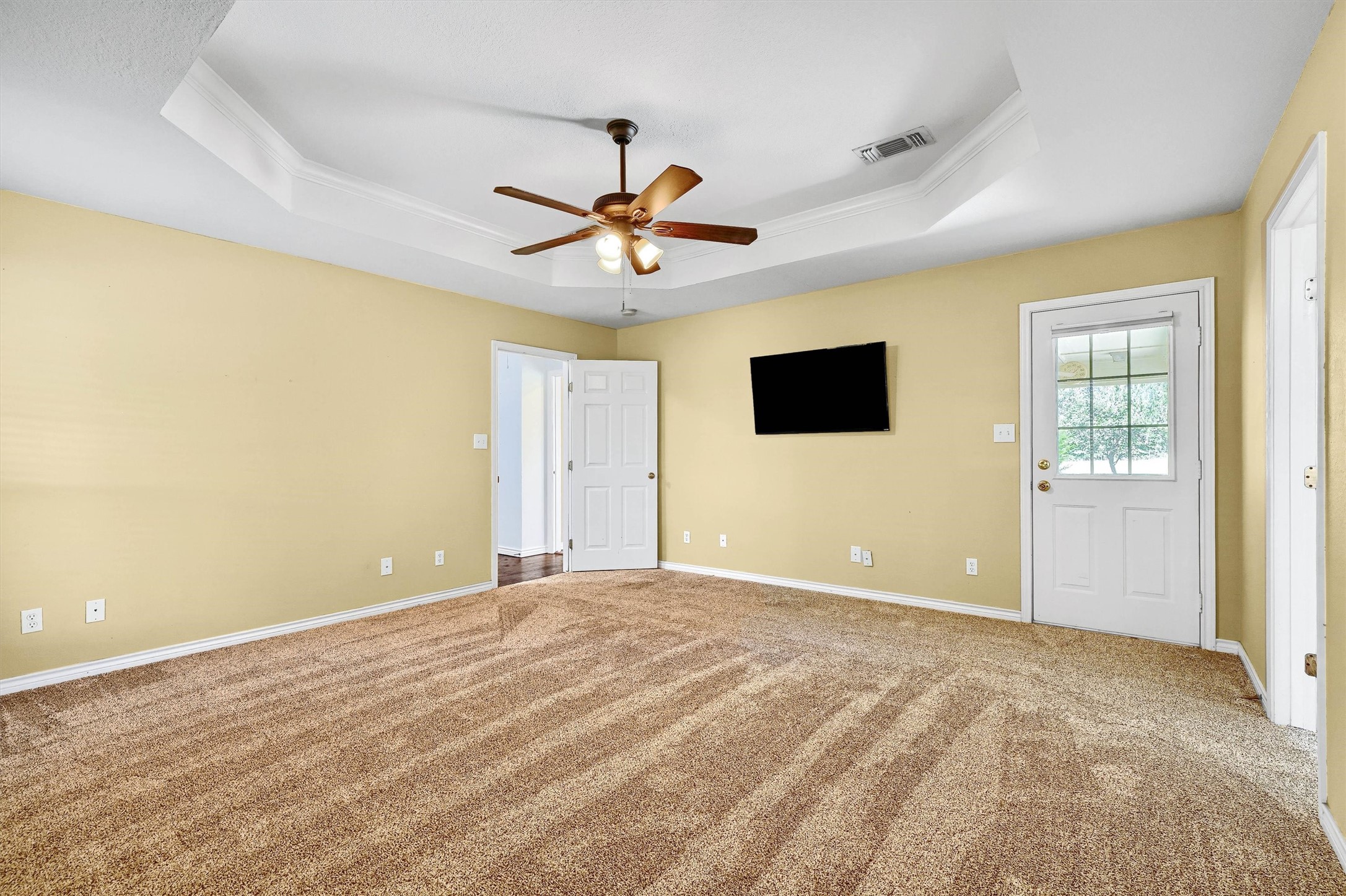 586 Cedar Crest