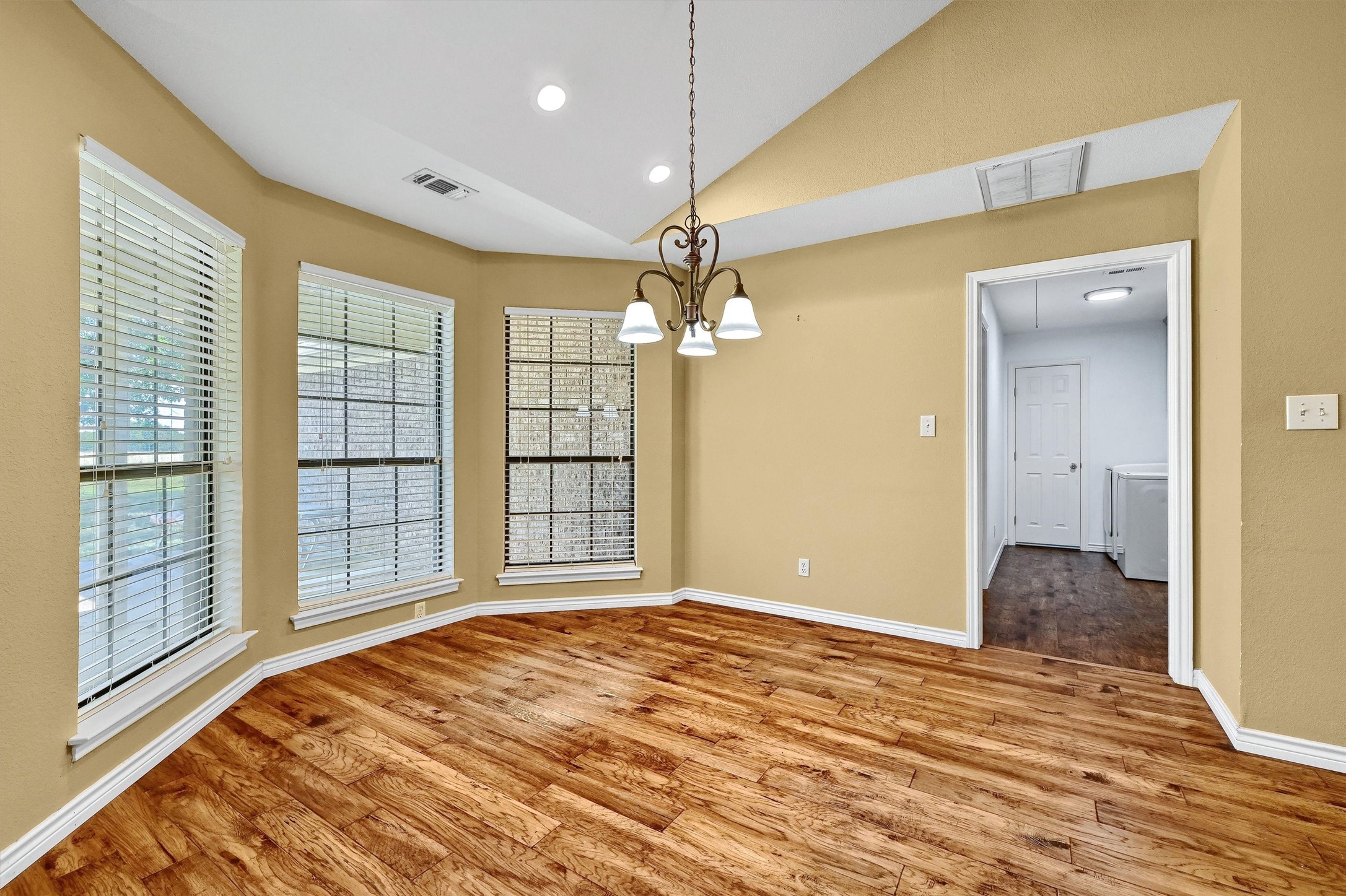 586 Cedar Crest