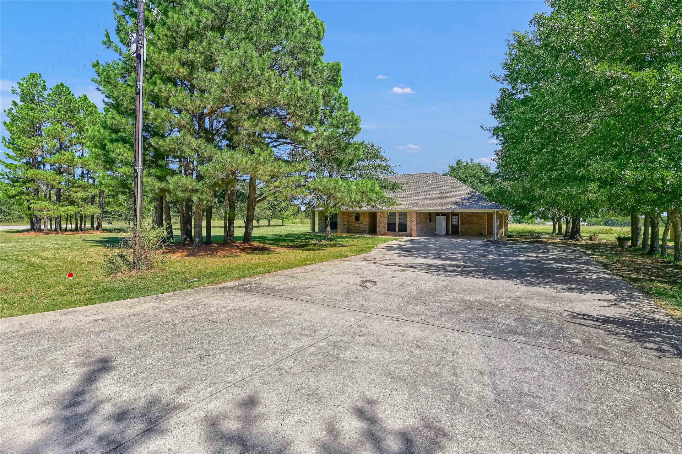 586 Cedar Crest