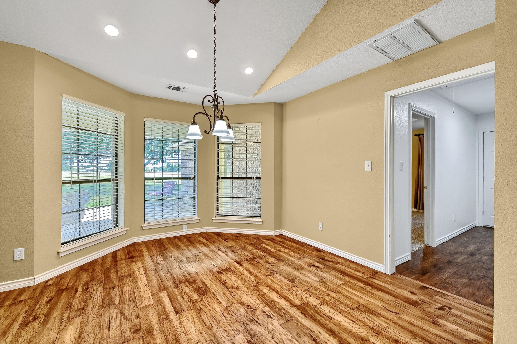 586 Cedar Crest