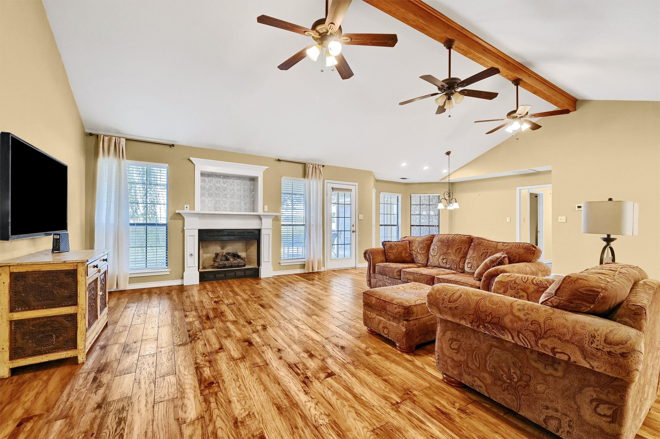 586 Cedar Crest