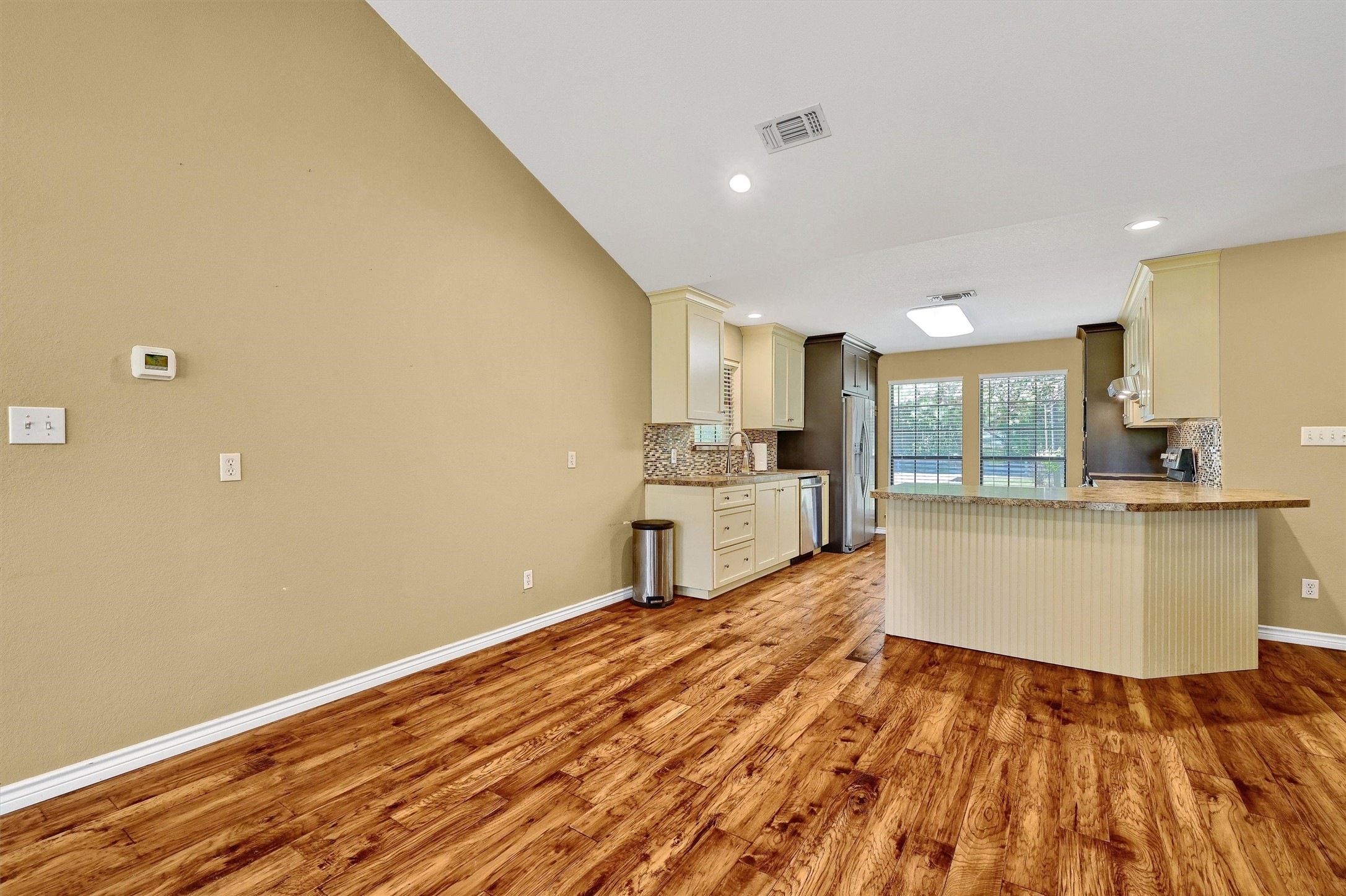 586 Cedar Crest
