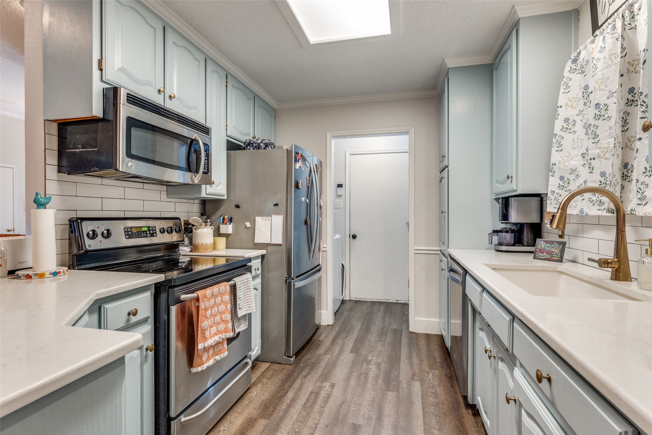 422 W 7th Street