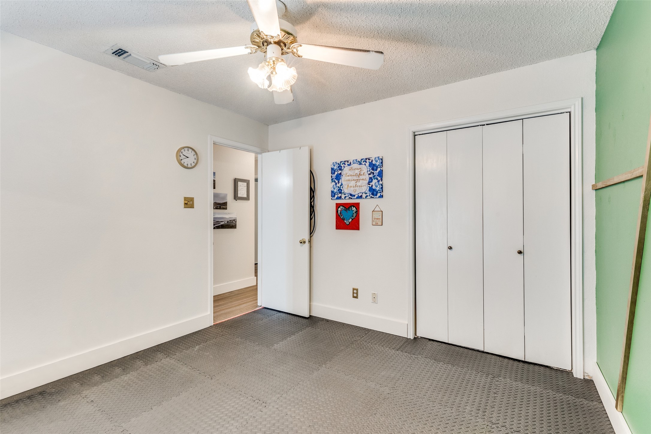 422 W 7th Street