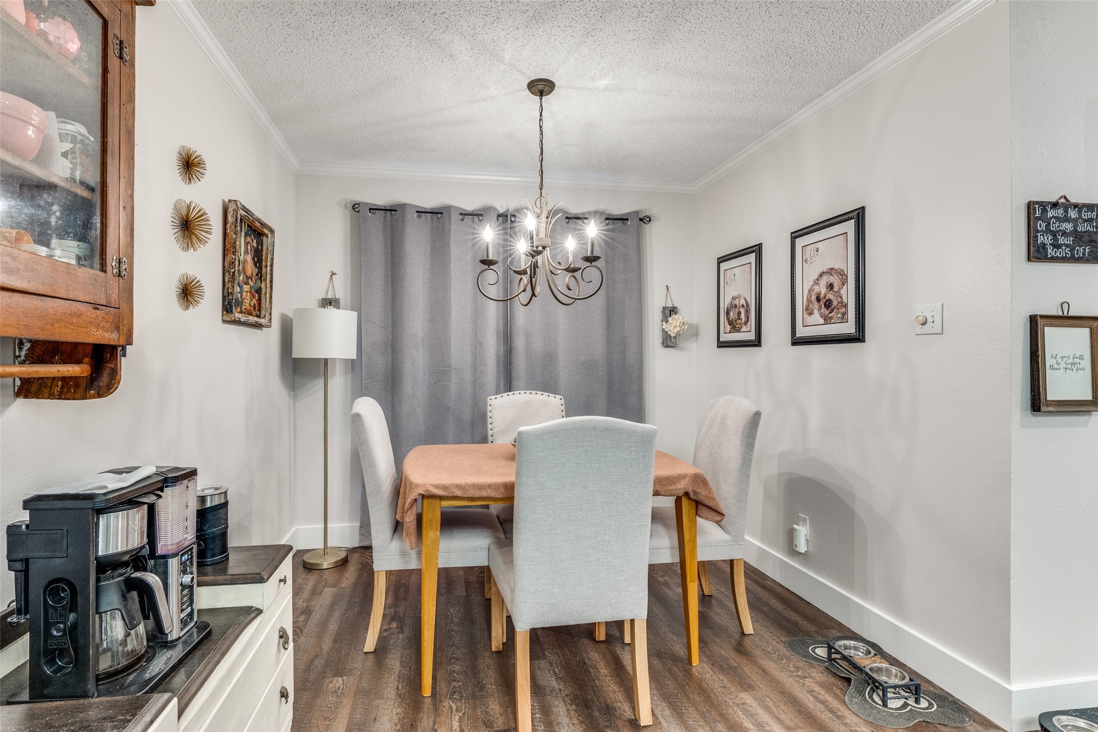 422 W 7th Street
