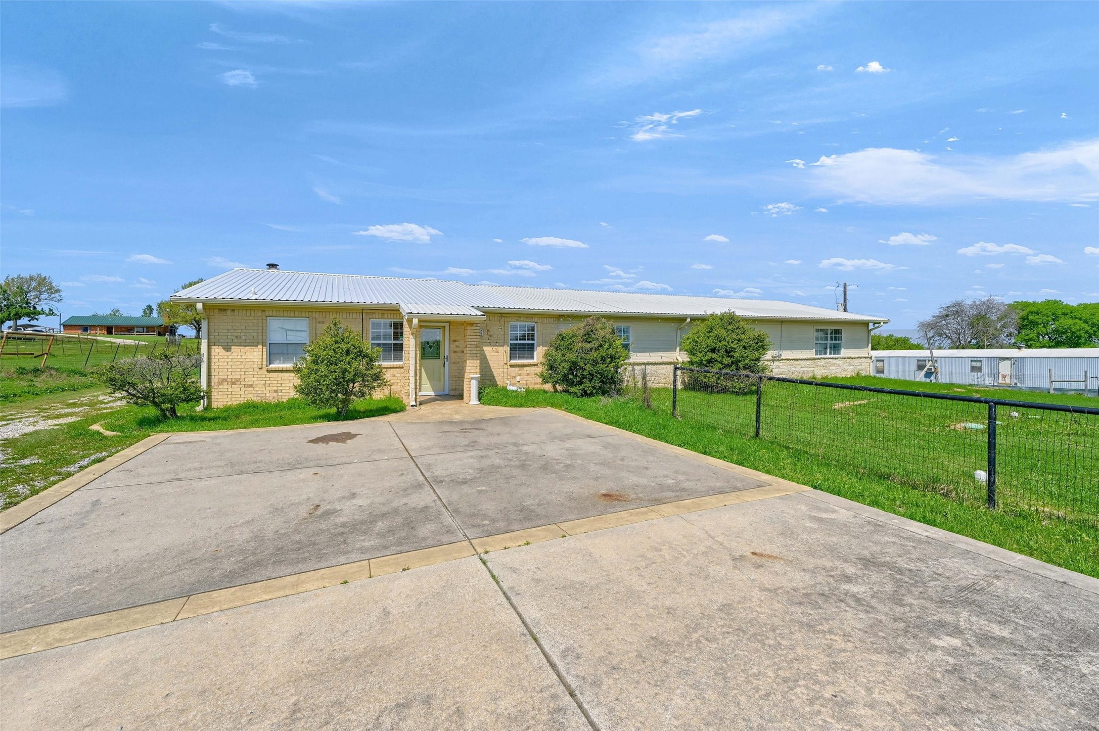 2364 N Louisiana Drive