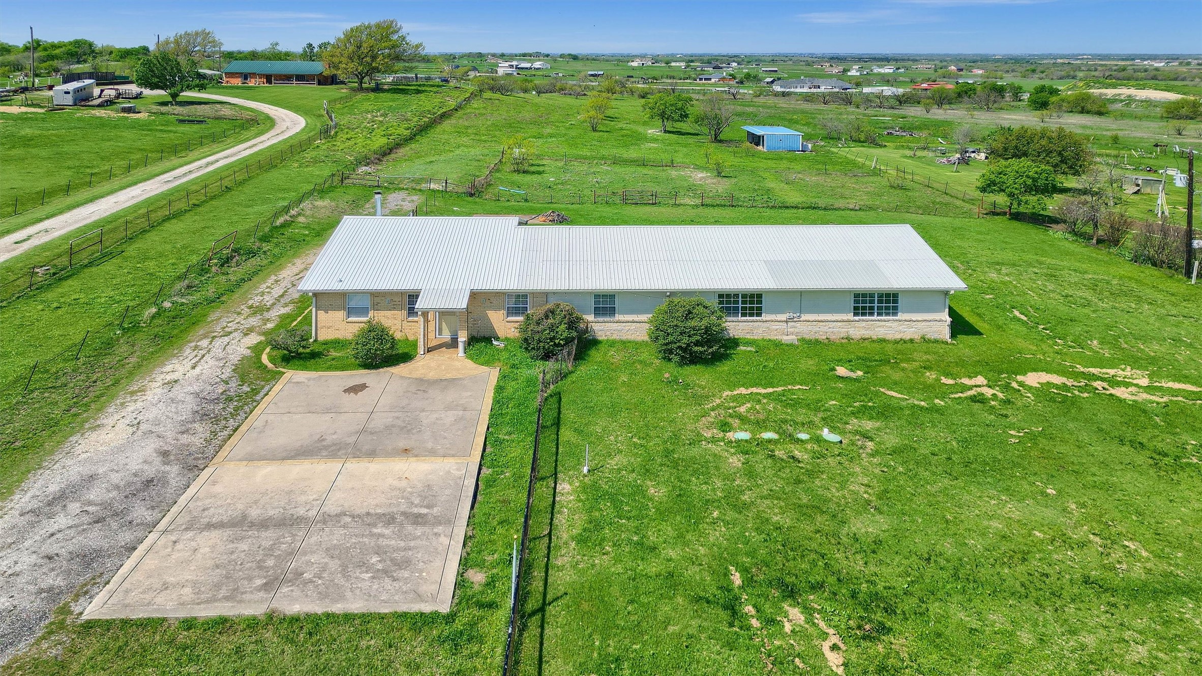 2364 N Louisiana Drive