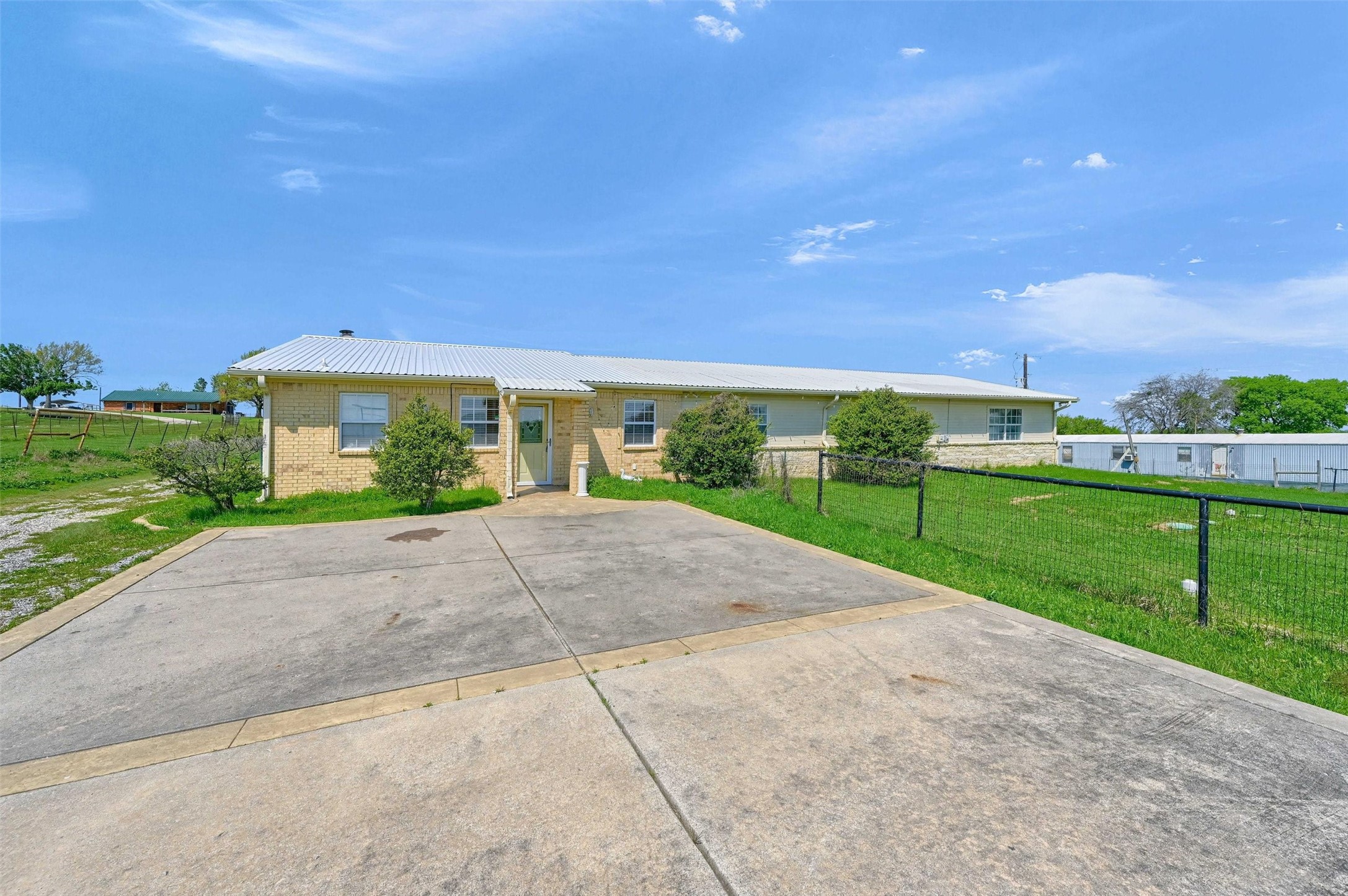 2364 N Louisiana Drive