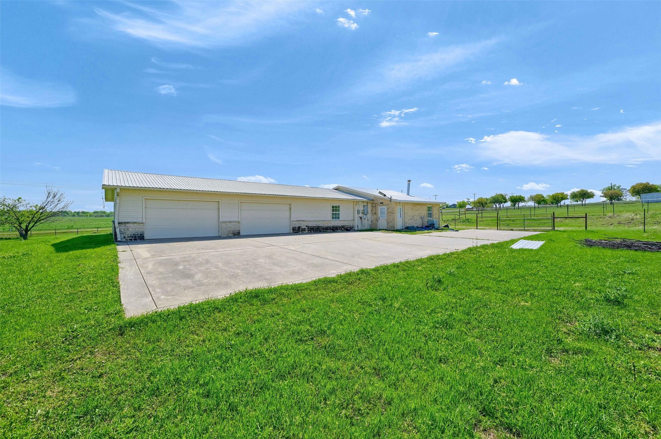 2364 N Louisiana Drive