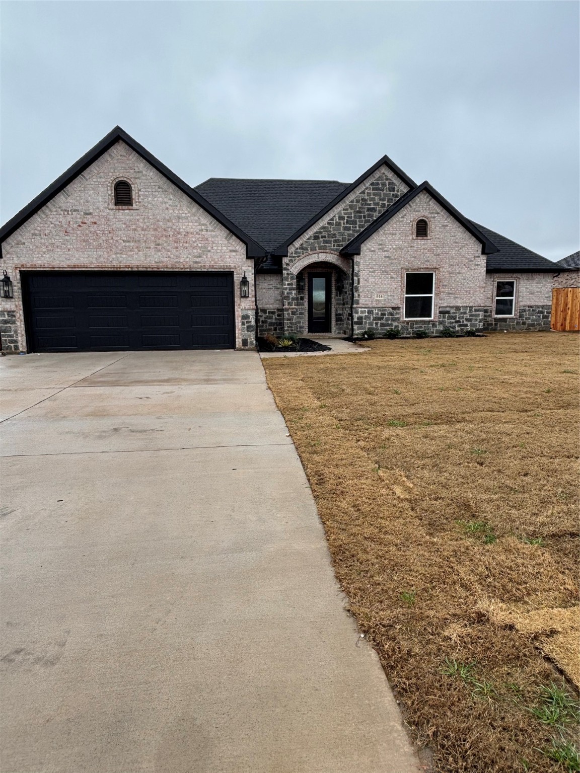 814 Mary Lee Lane
