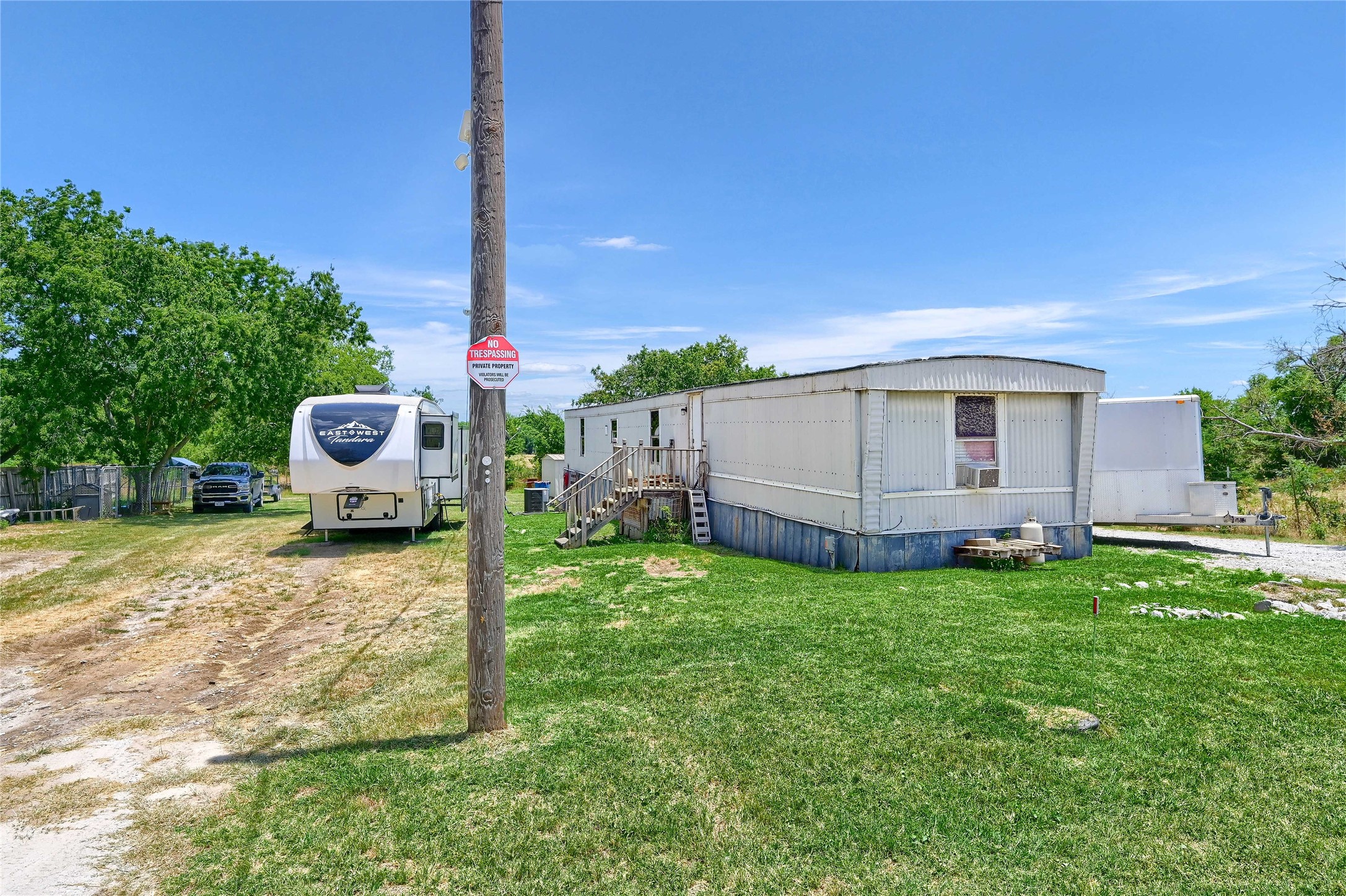 3291 FM 372