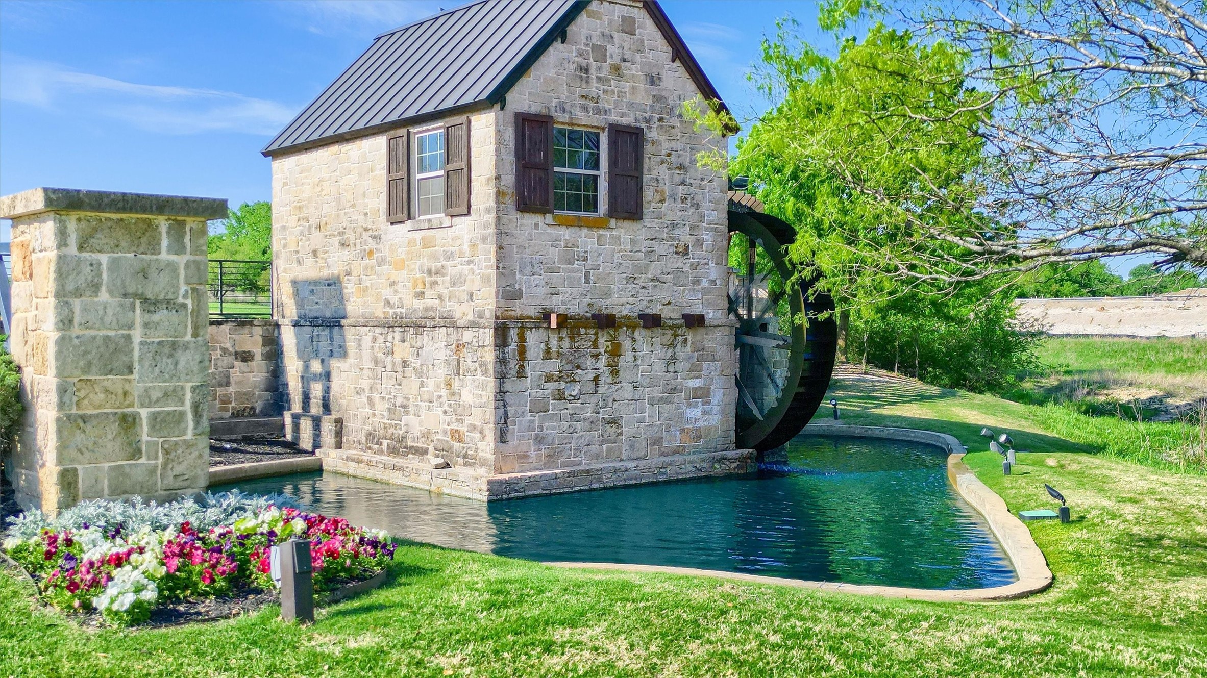 1201 Quail Creek Court