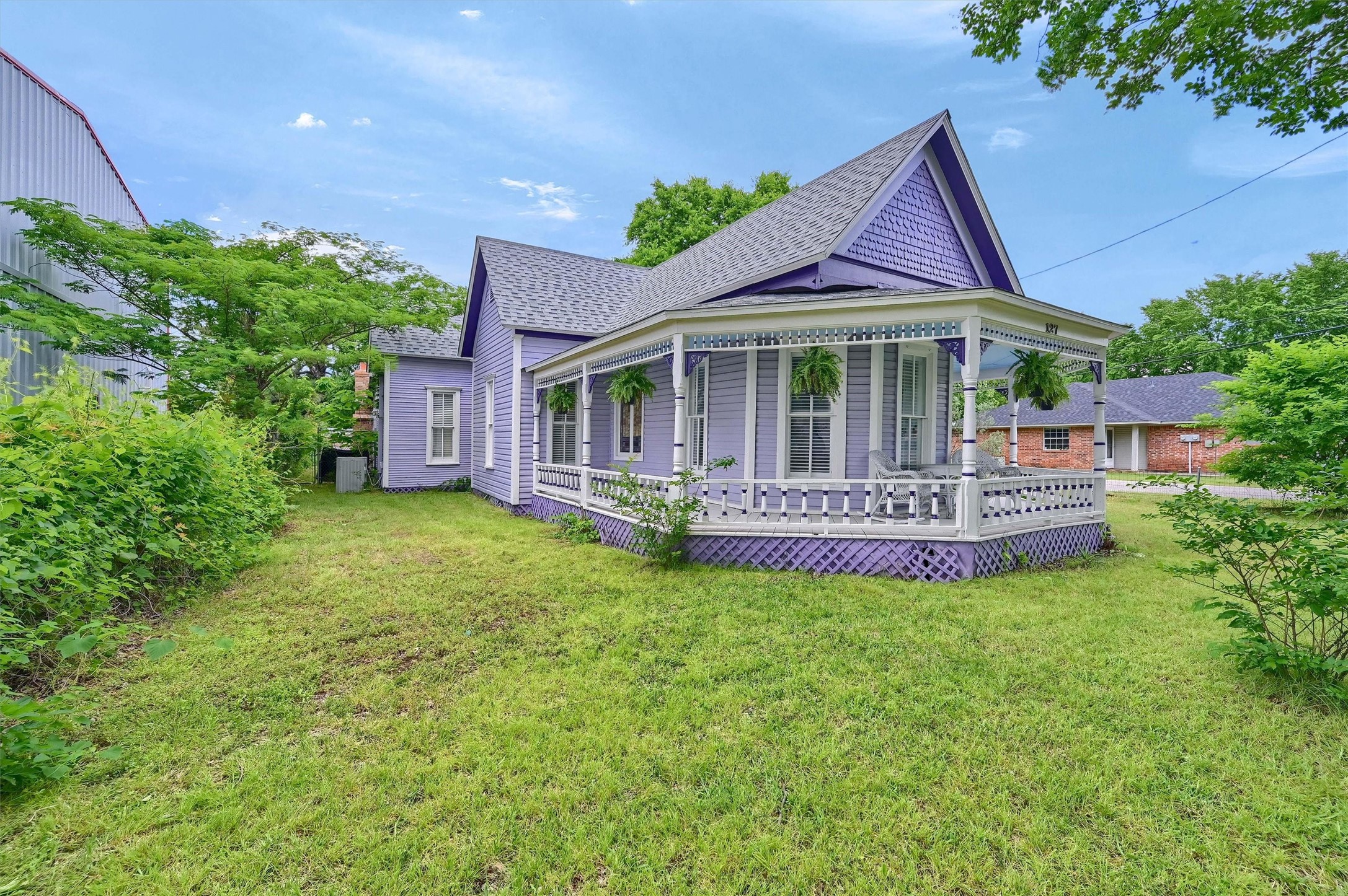 127 E Woodland Street