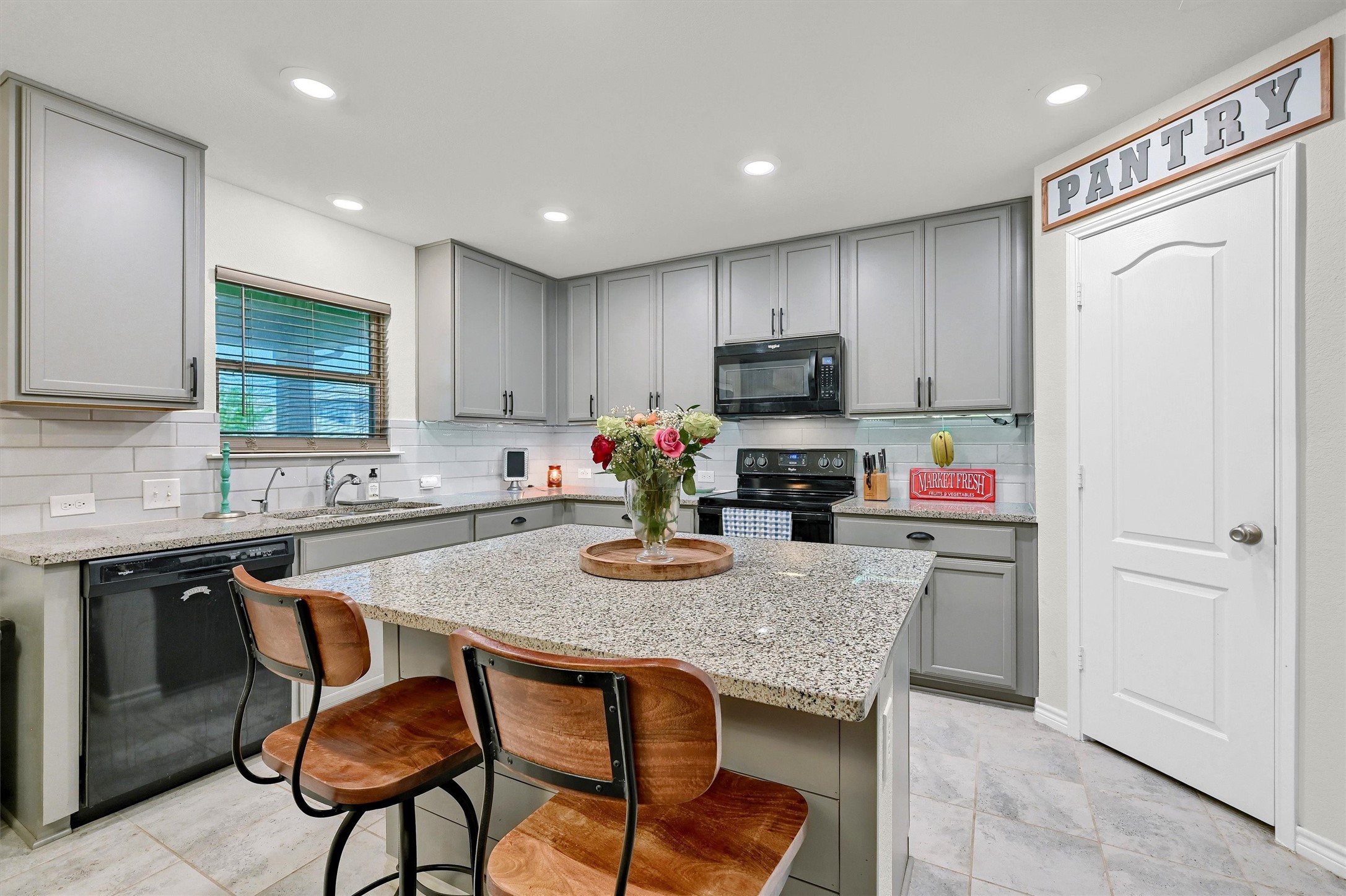 2617 Warren Lane
