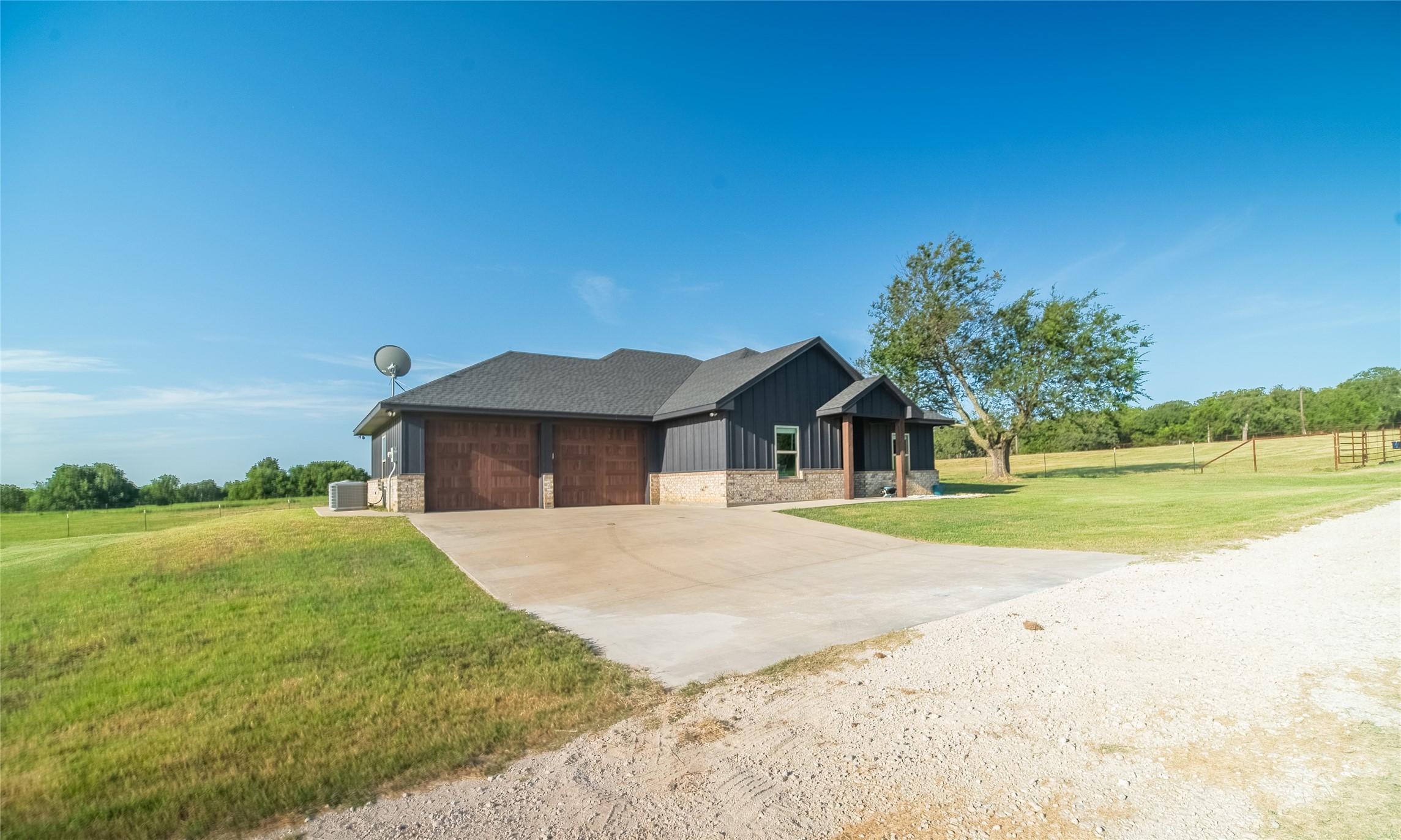838 County Road 2121