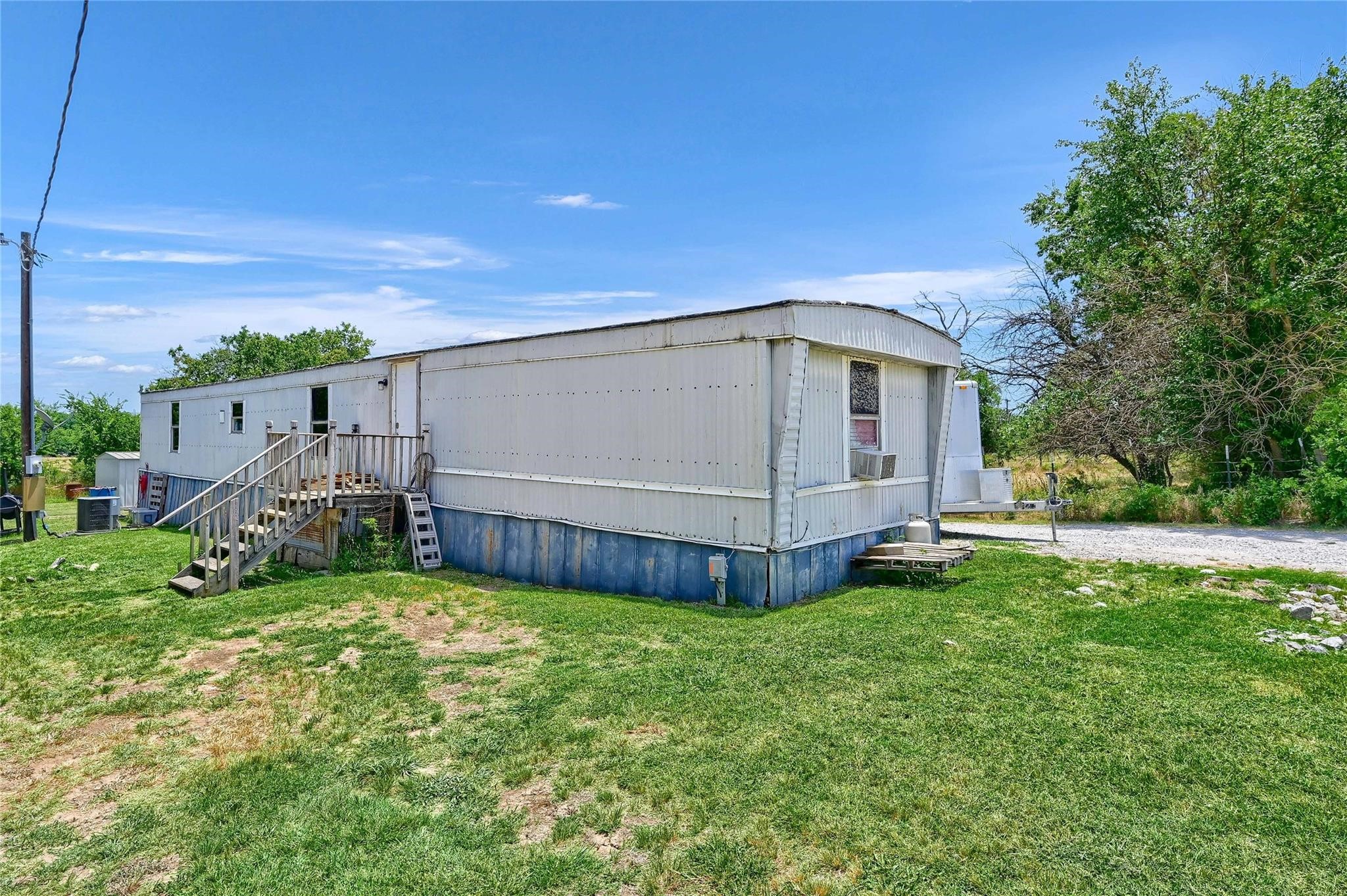 2662 N Weaver Street