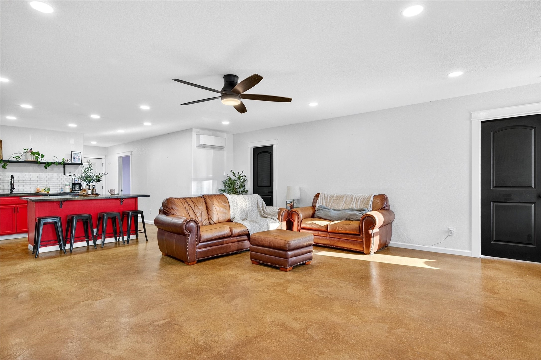 1700 Elmore Road