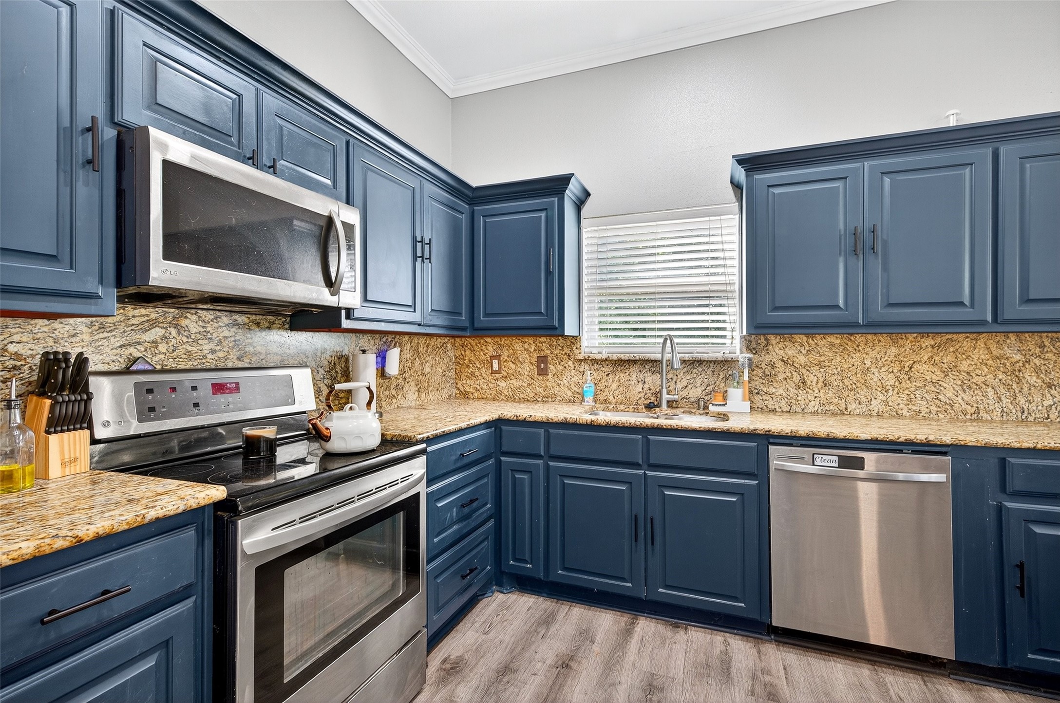 620 Throckmorton Street