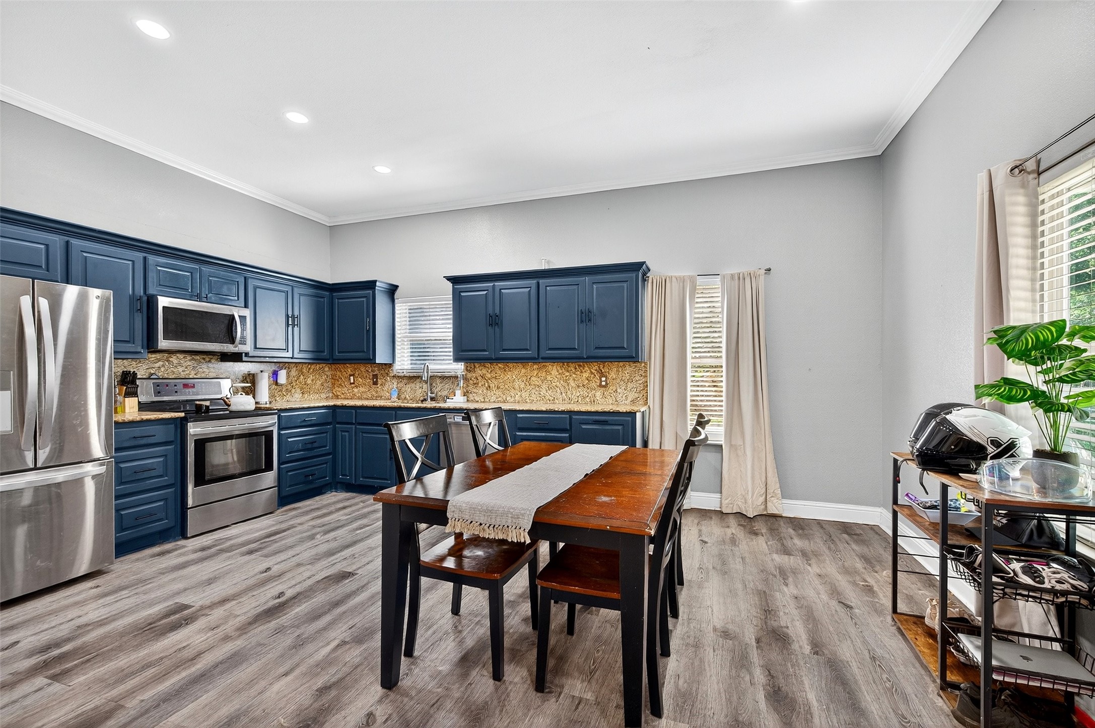 620 Throckmorton Street