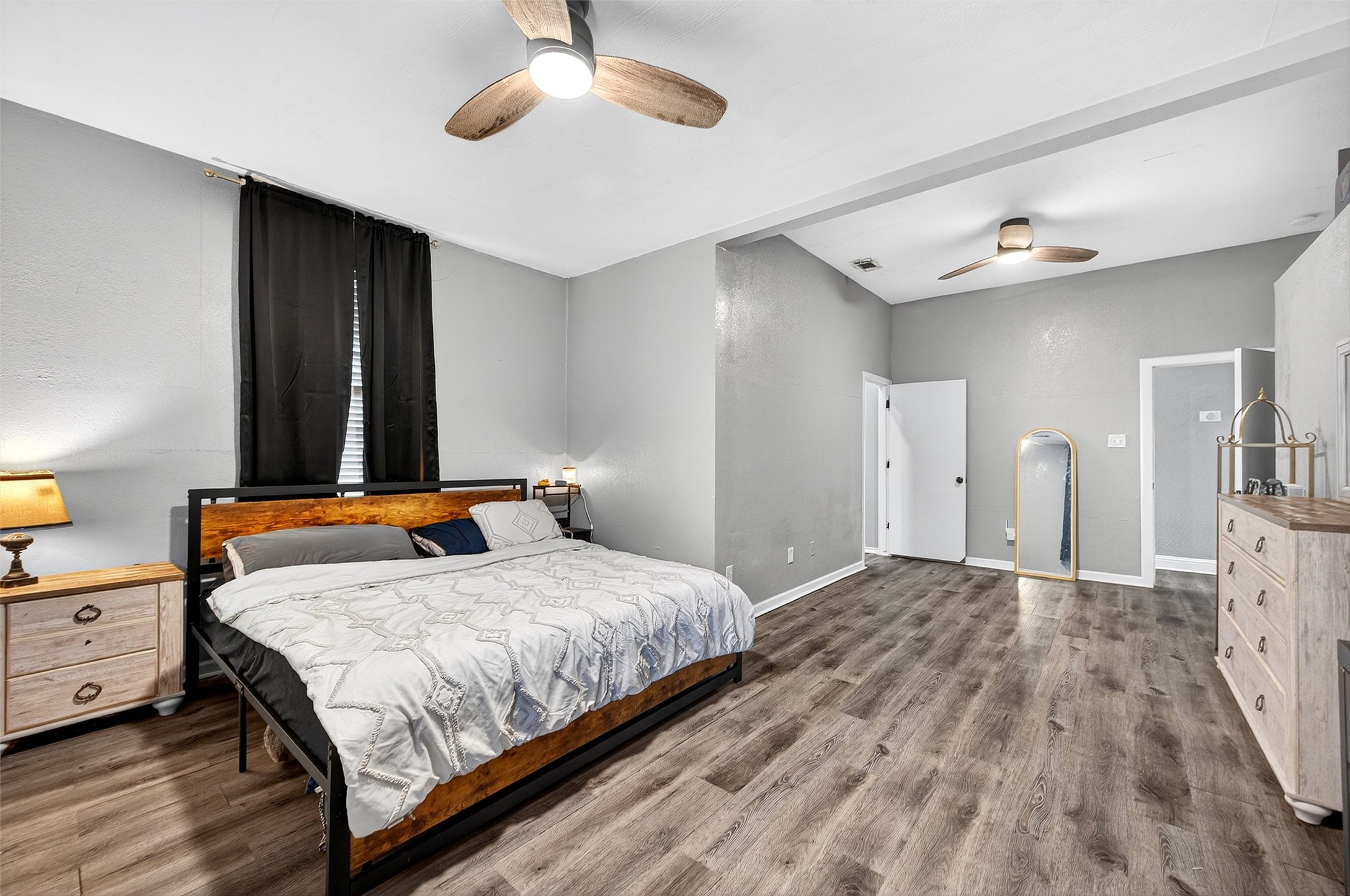 620 Throckmorton Street