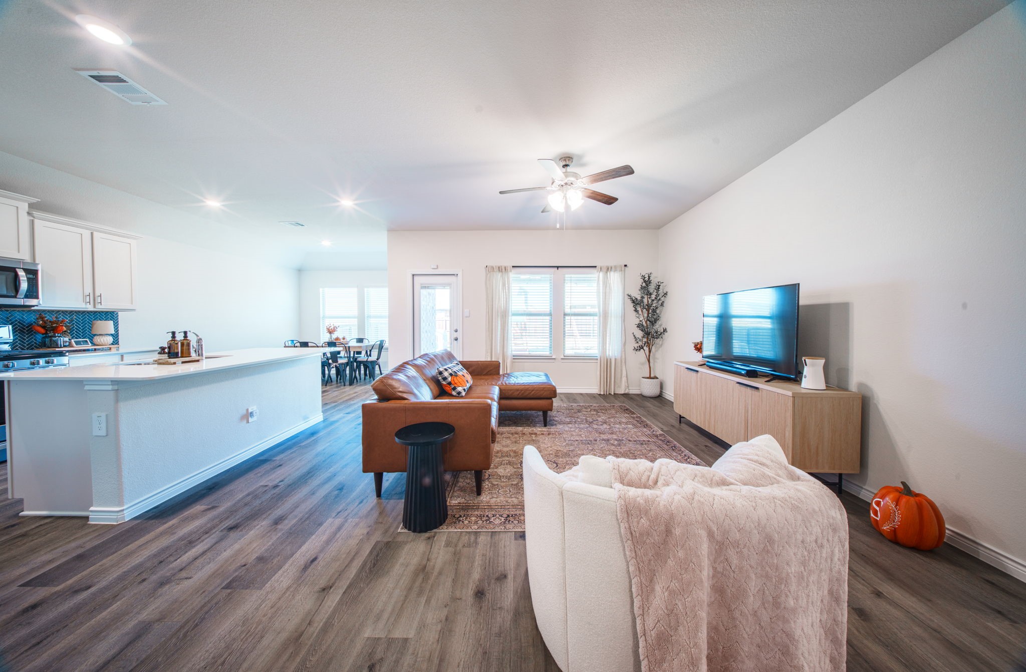 9913 Autumn Leaves Lane