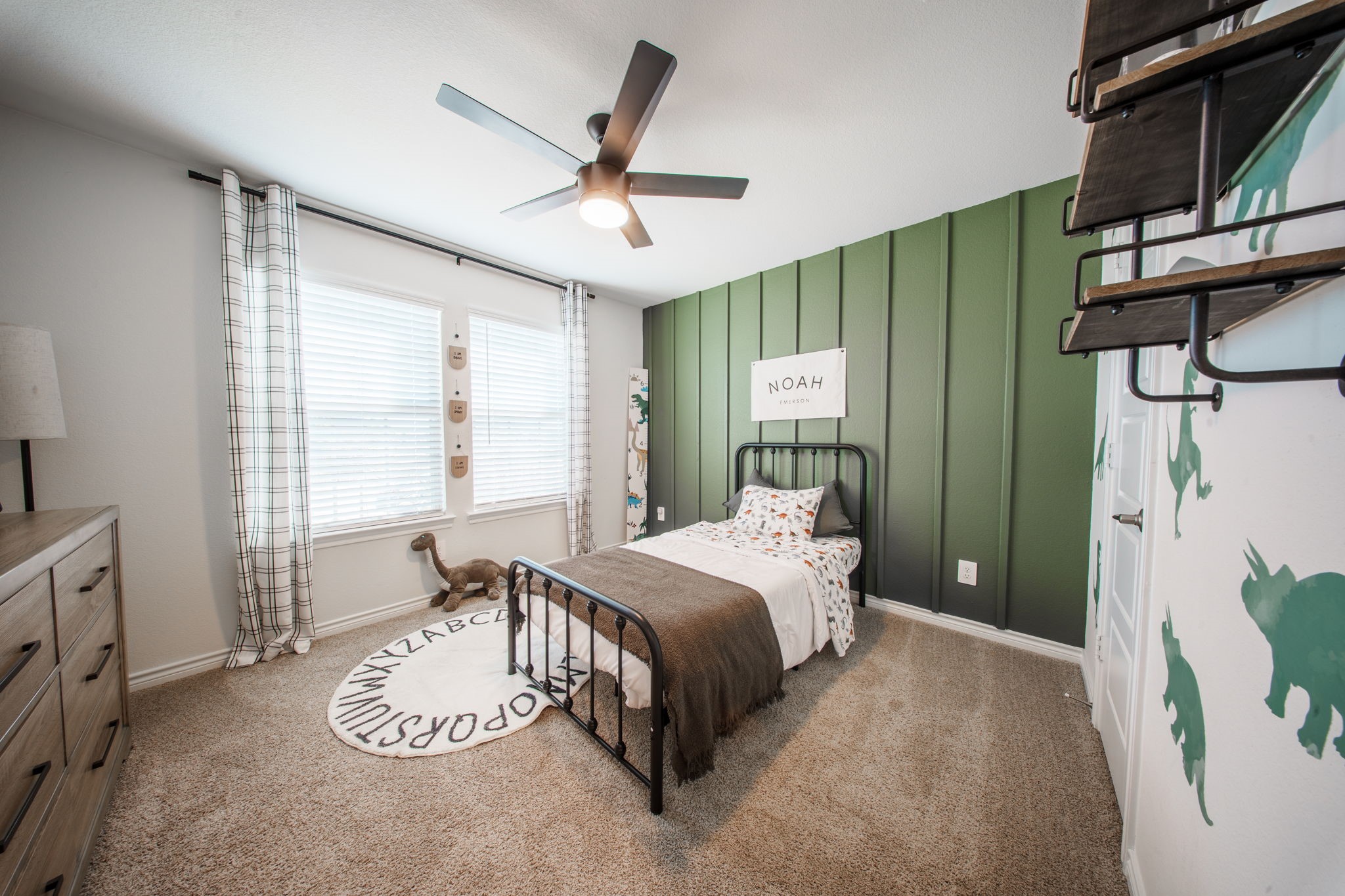 9913 Autumn Leaves Lane