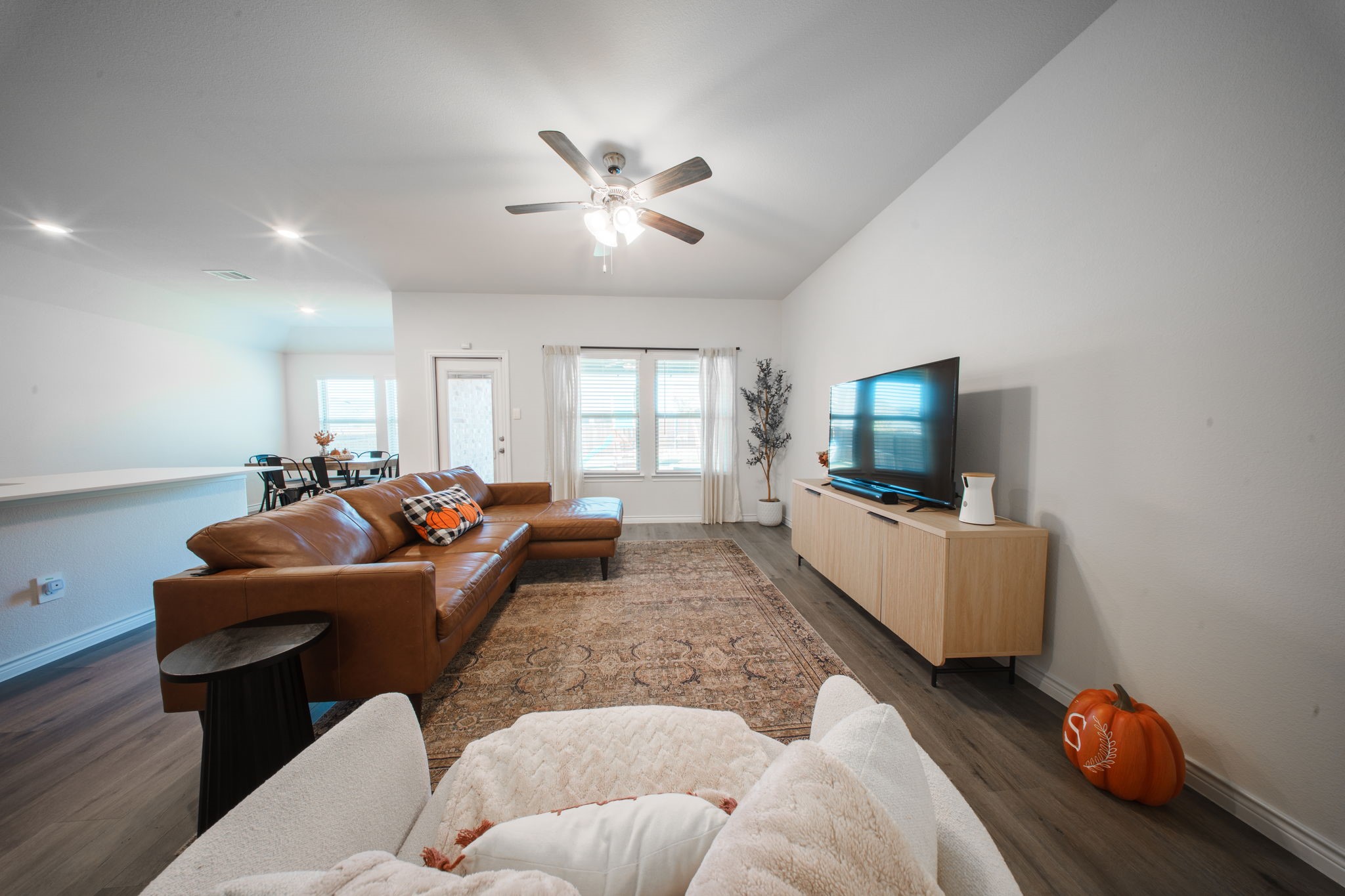 9913 Autumn Leaves Lane