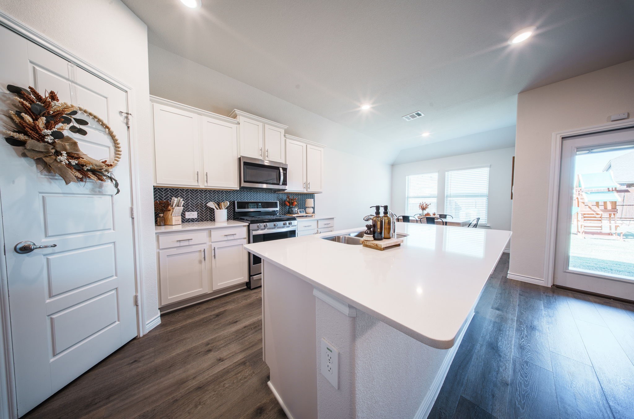 9913 Autumn Leaves Lane