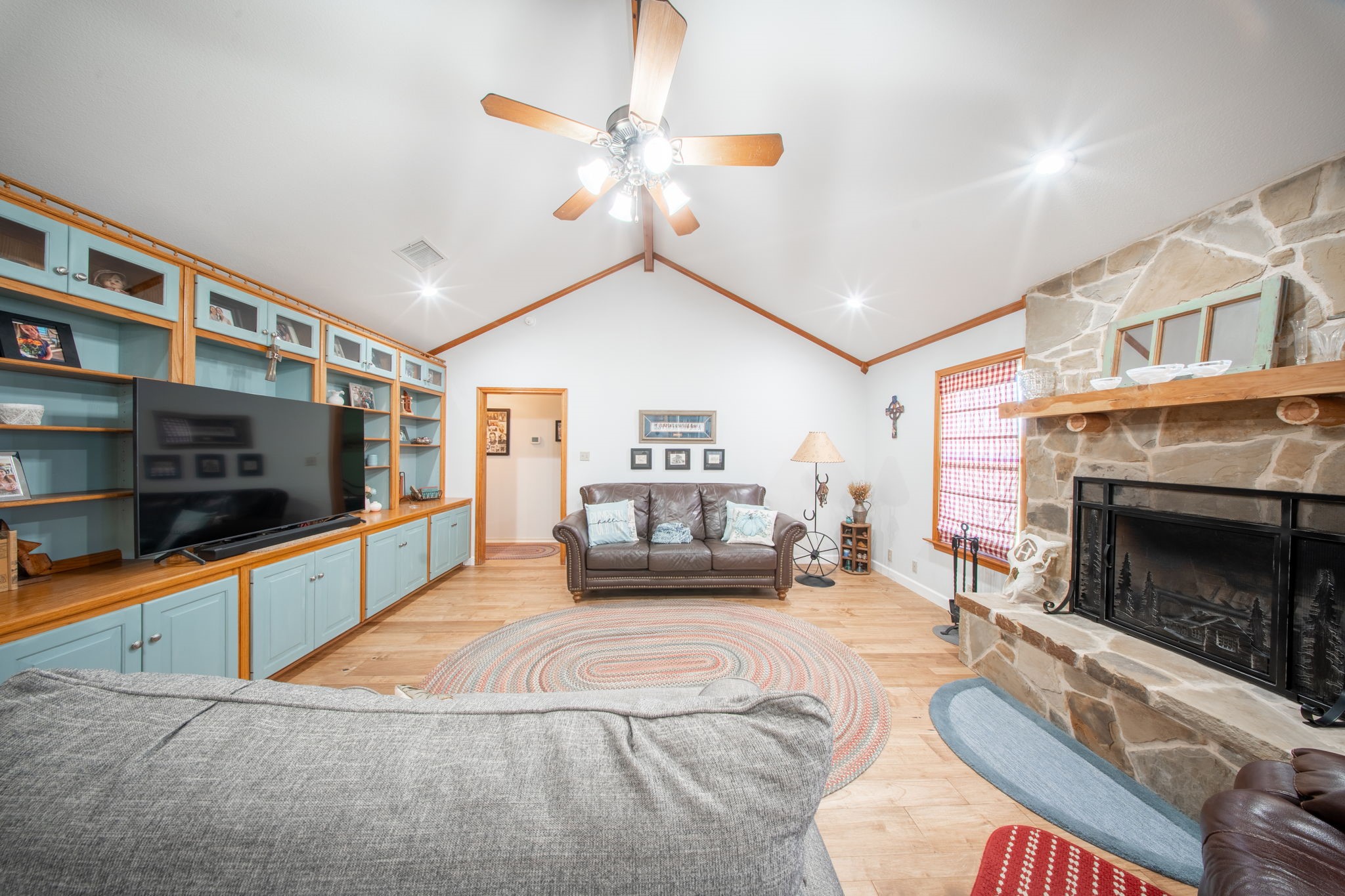 2830 Winding Oaks Trail