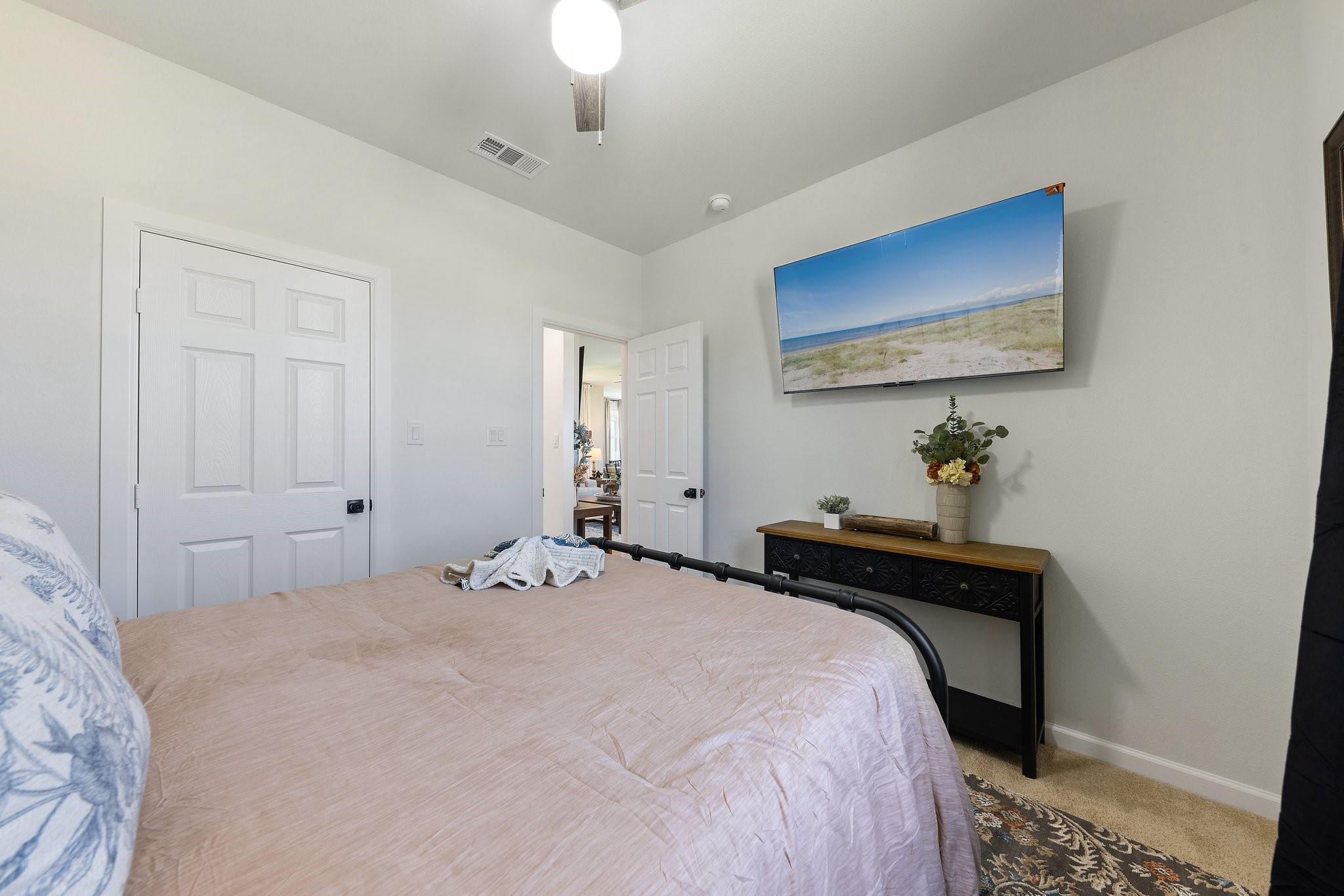 824 E Heath ST Street