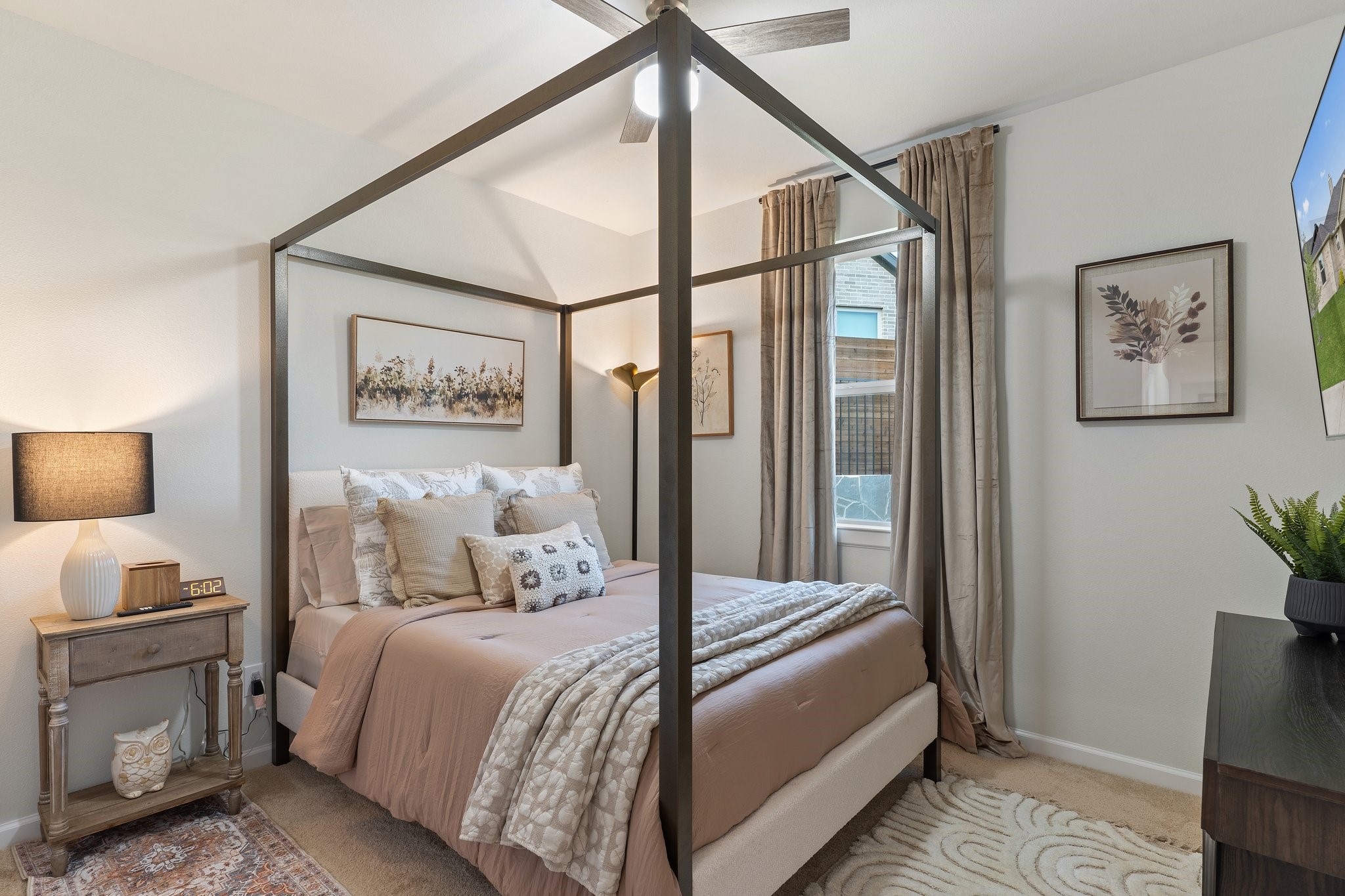 824 E Heath ST Street