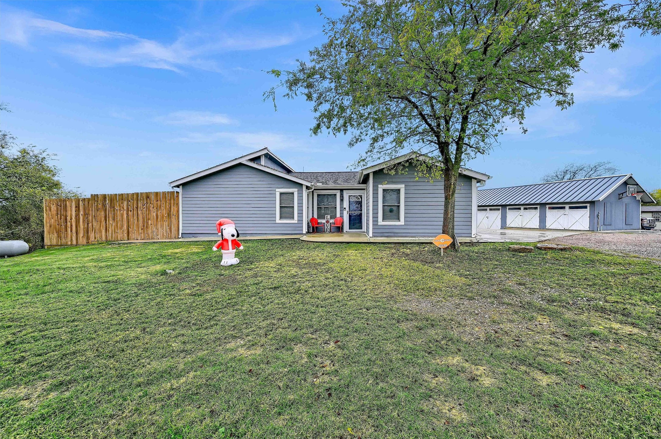 2212 W J Fred Smith Parkway