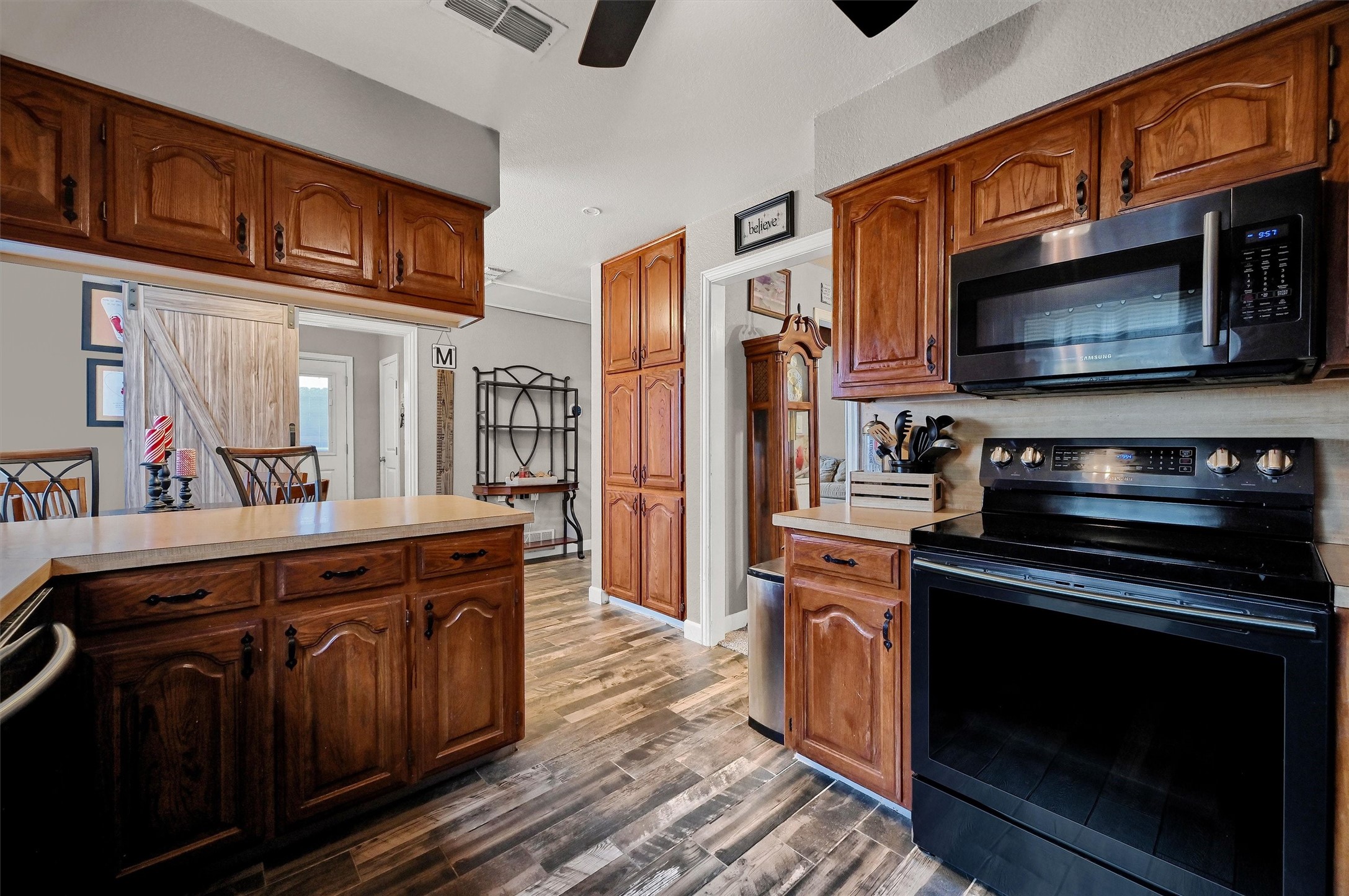 2212 W J Fred Smith Parkway