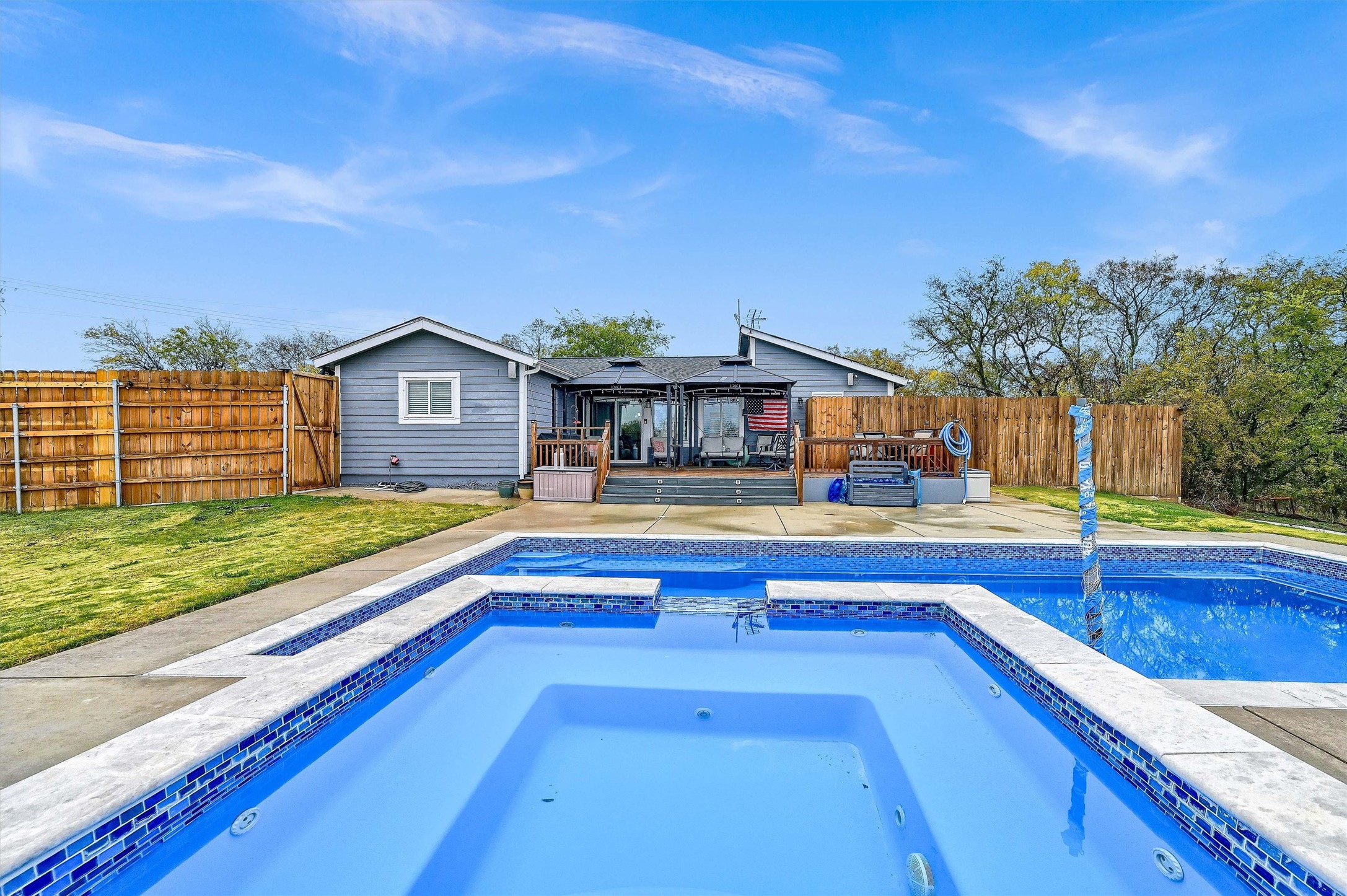 2212 W J Fred Smith Parkway