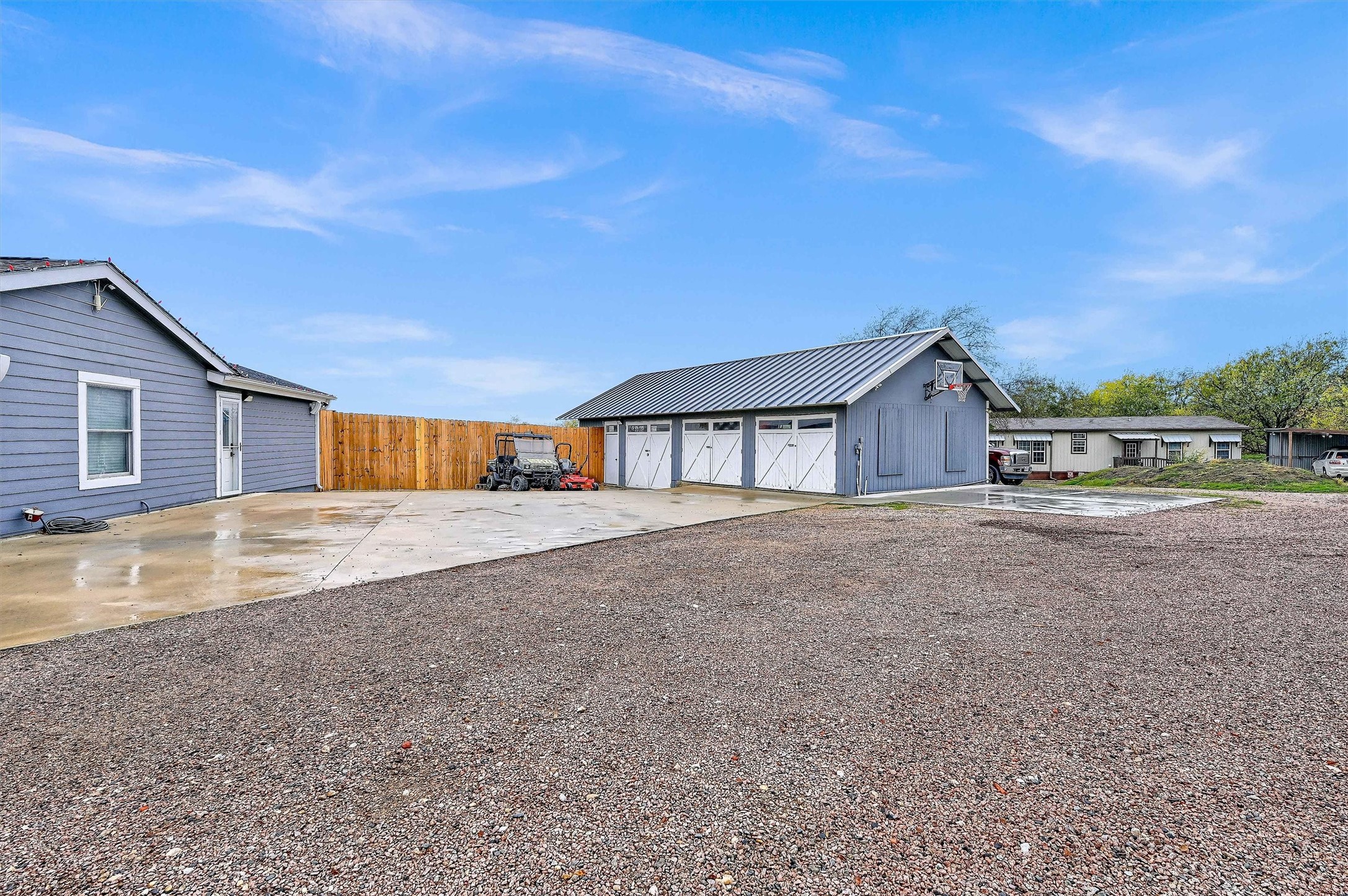 2212 W J Fred Smith Parkway