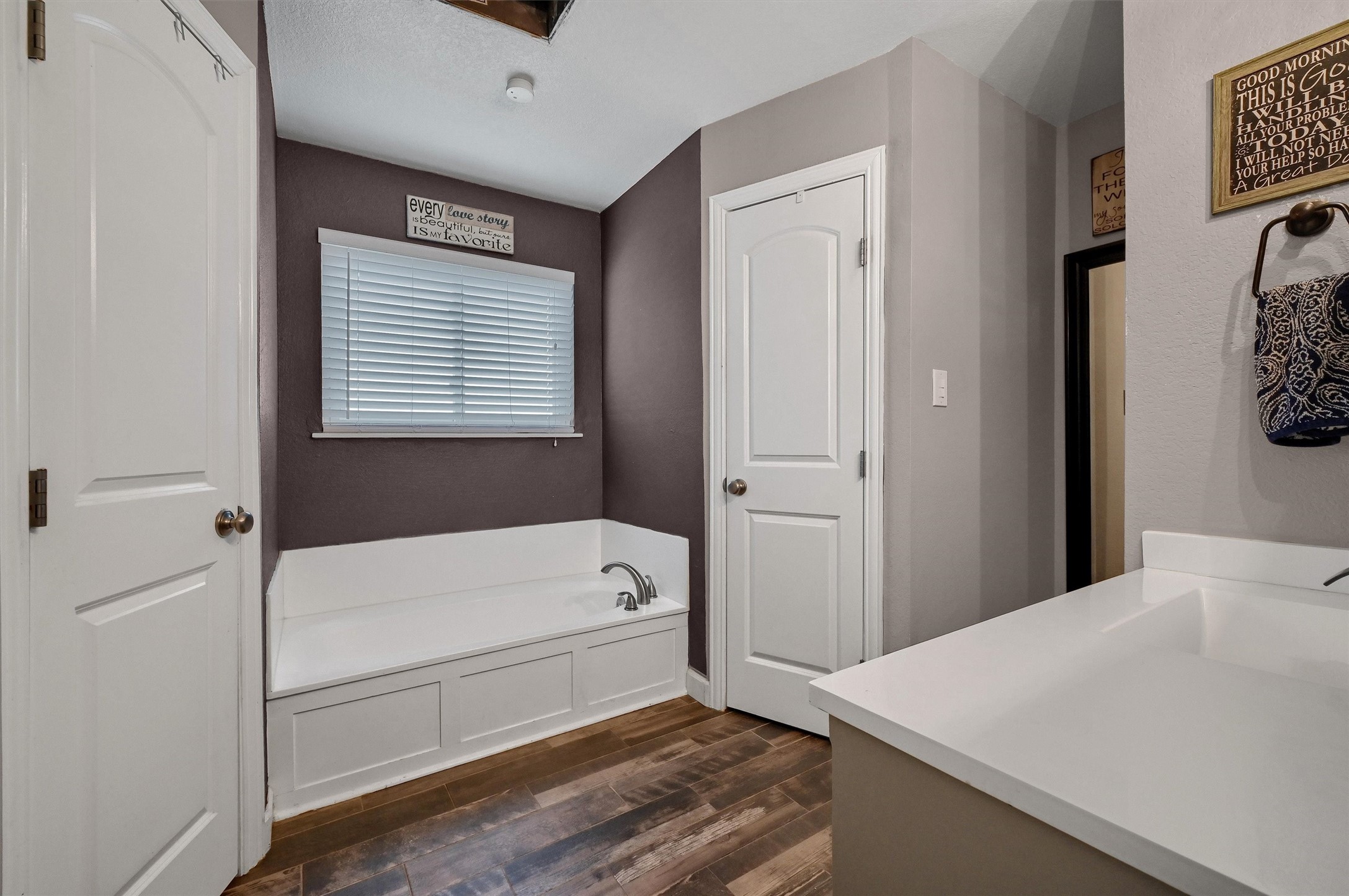 2212 W J Fred Smith Parkway