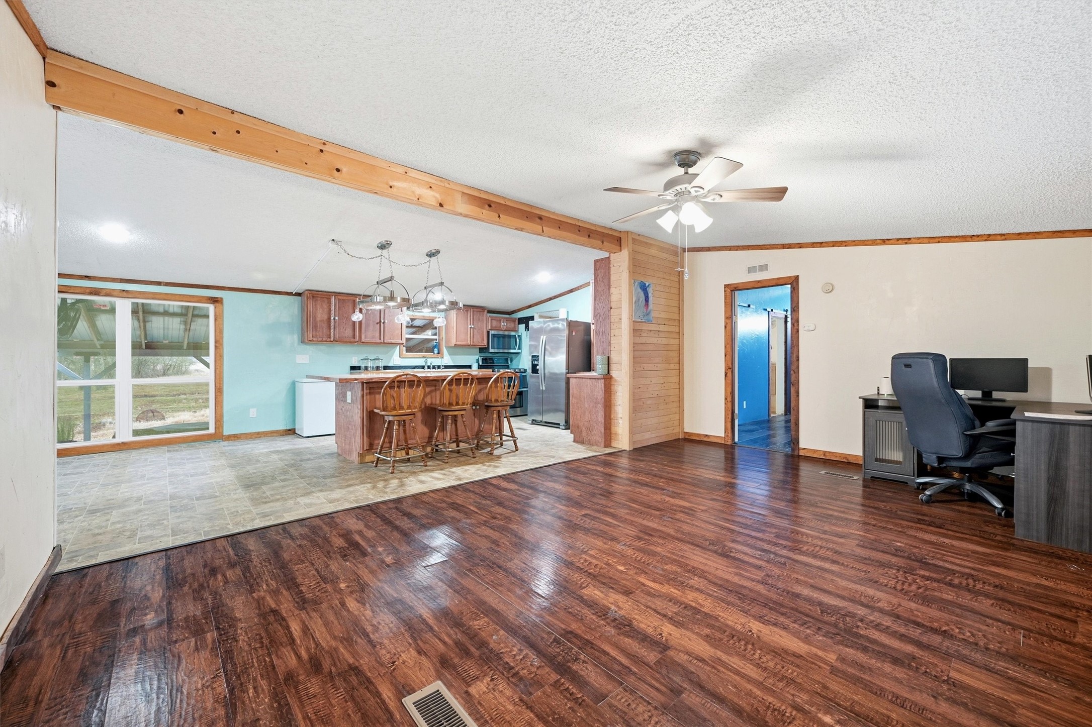 2421 Edwards Road
