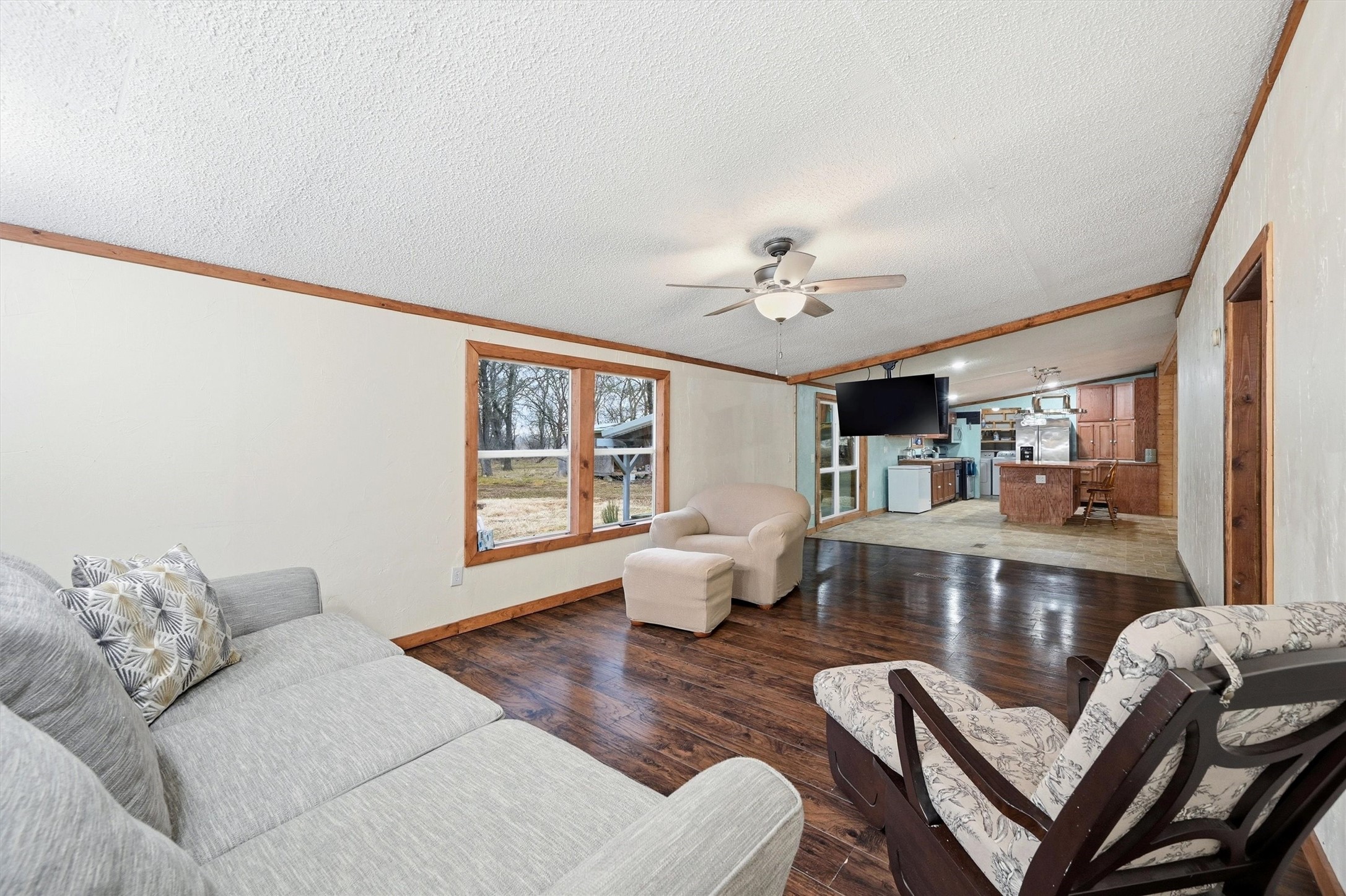2421 Edwards Road