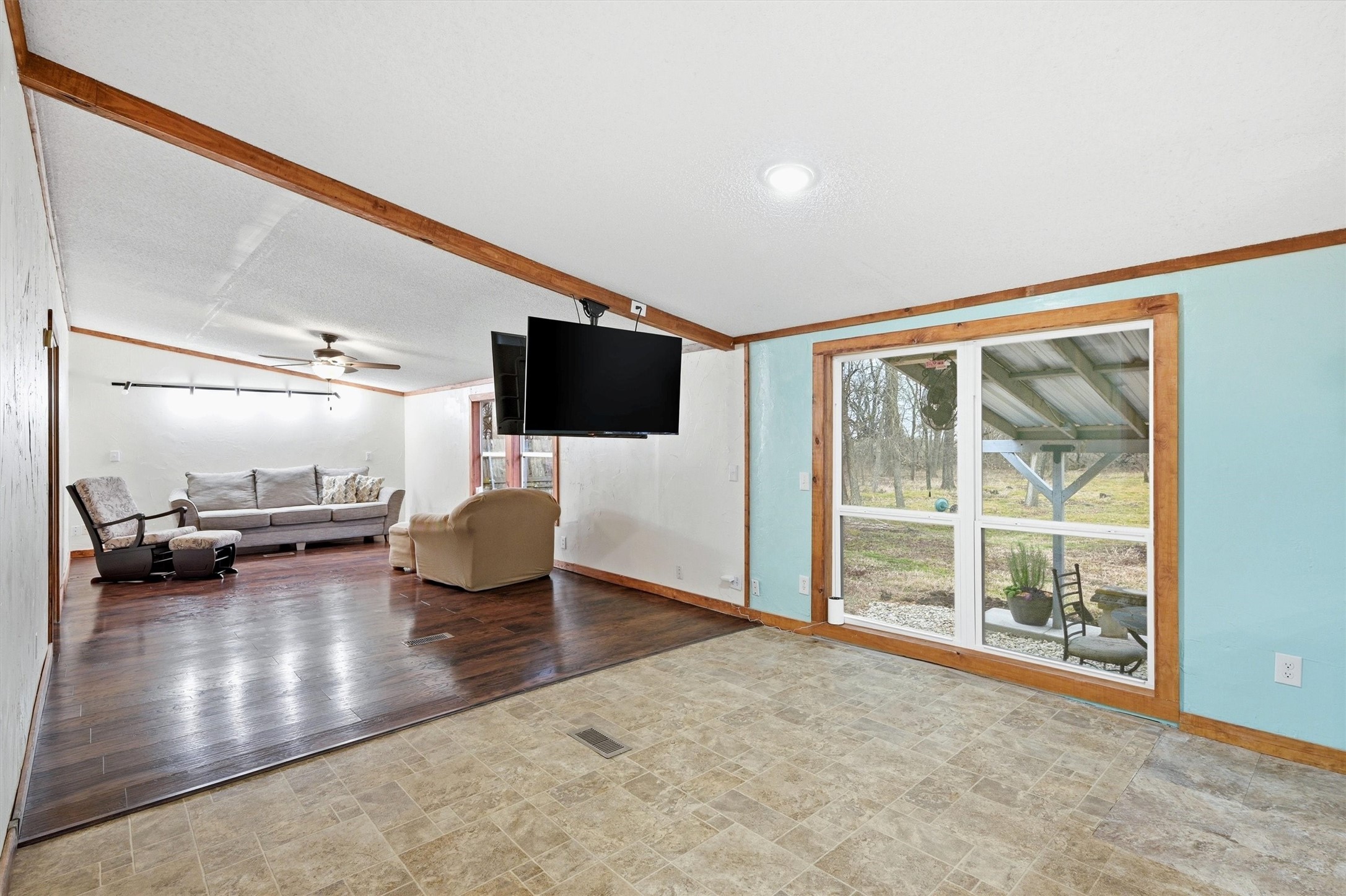 2421 Edwards Road