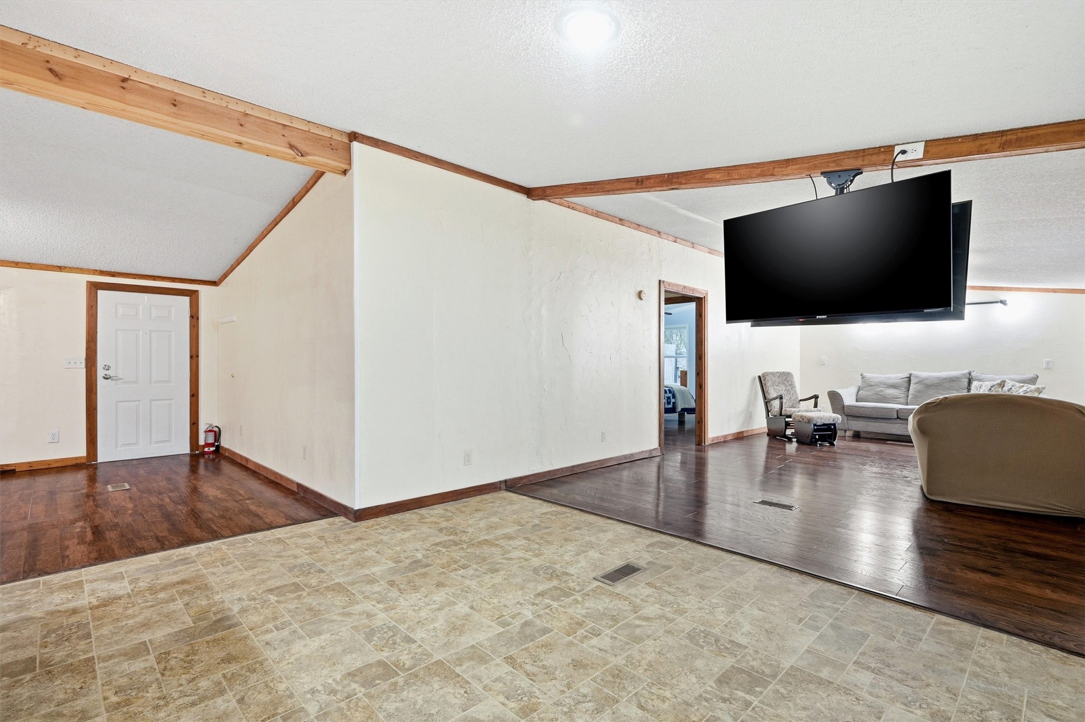2421 Edwards Road