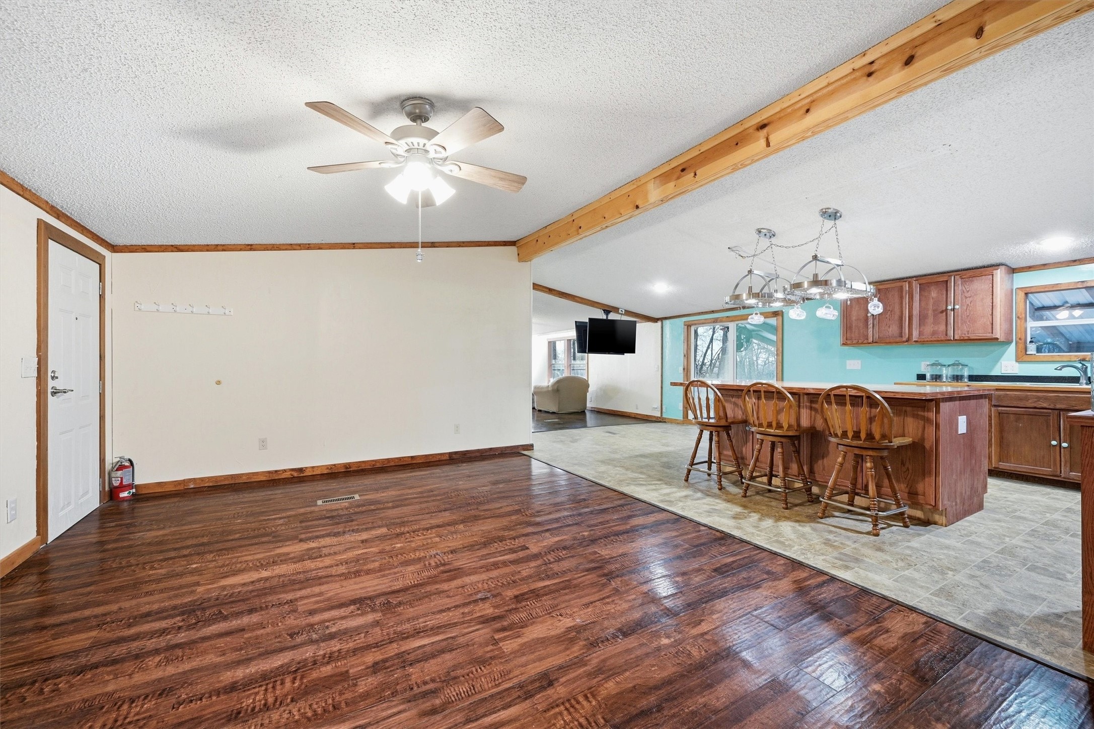 2421 Edwards Road