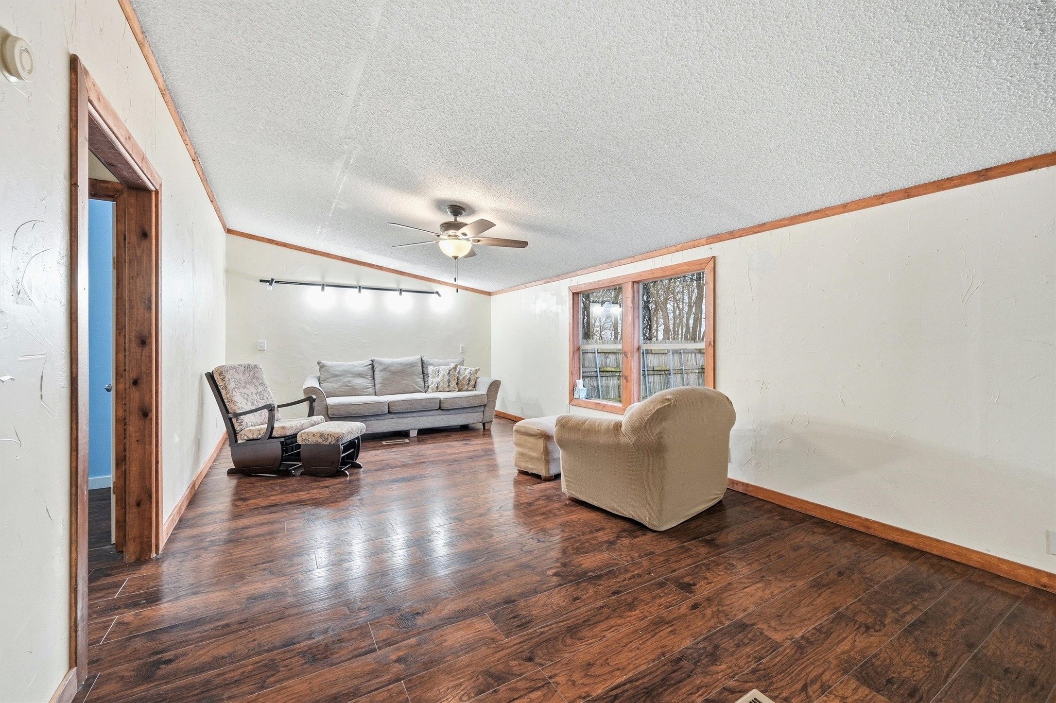 2421 Edwards Road