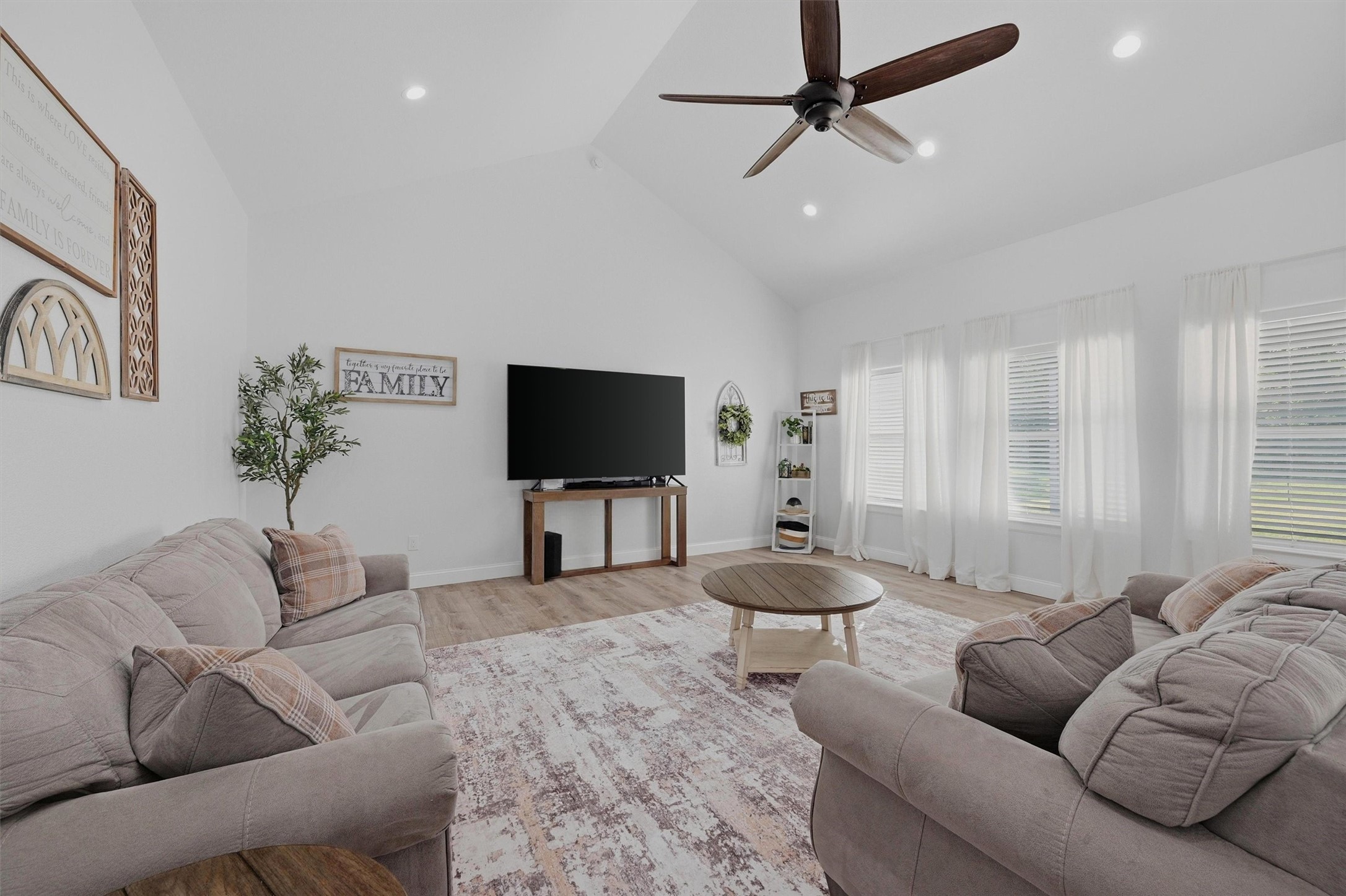 210 County Road 2184