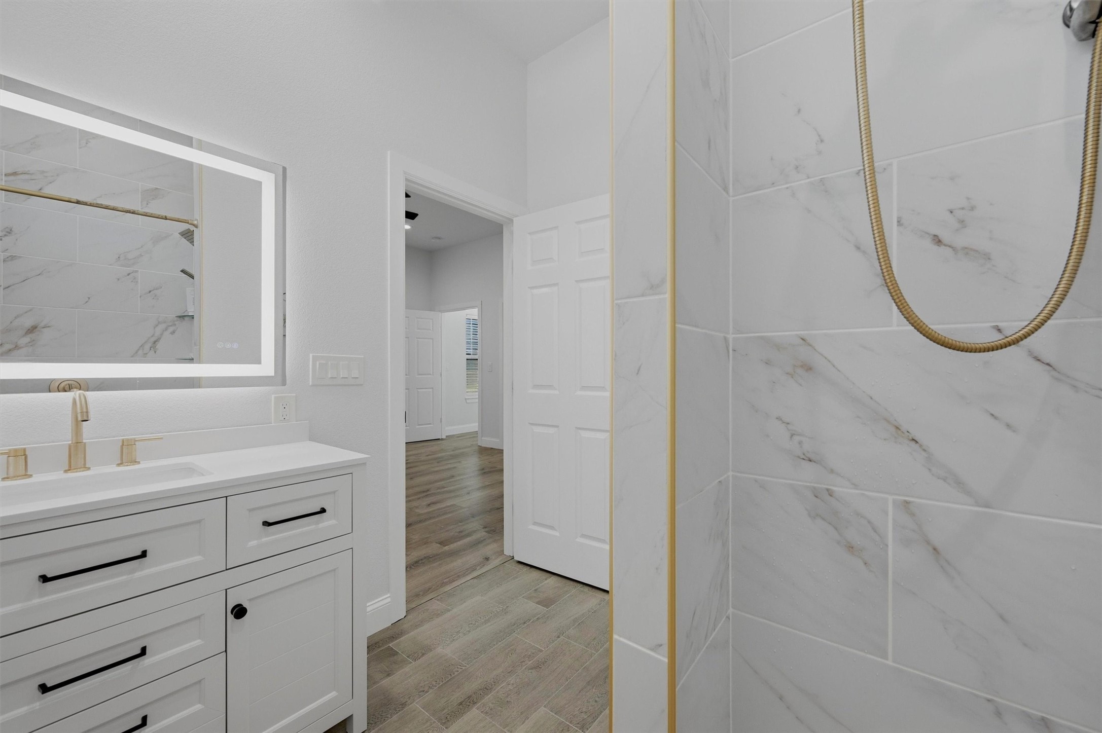 210 County Road 2184